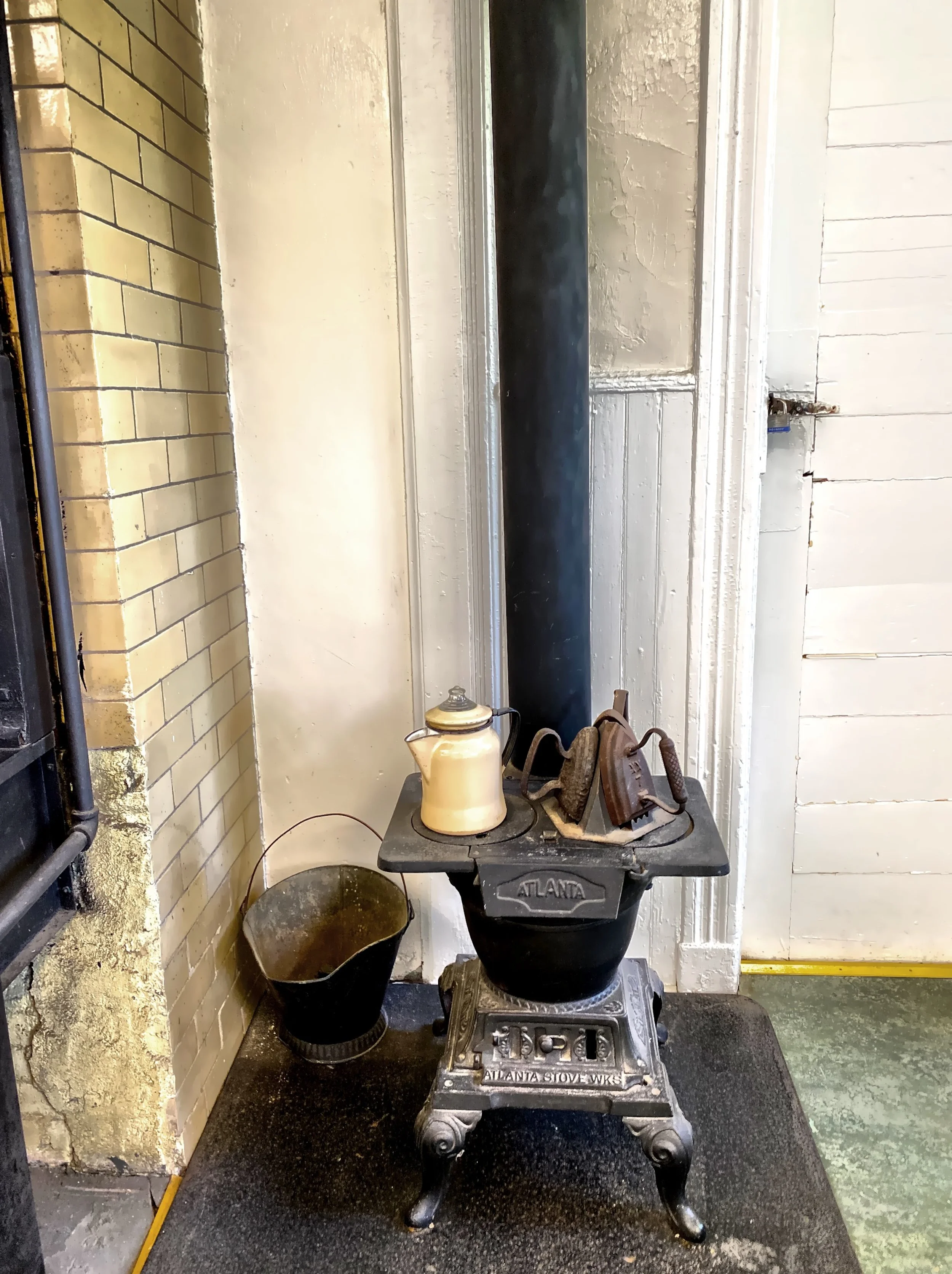 A heating stove in the kitchen area 