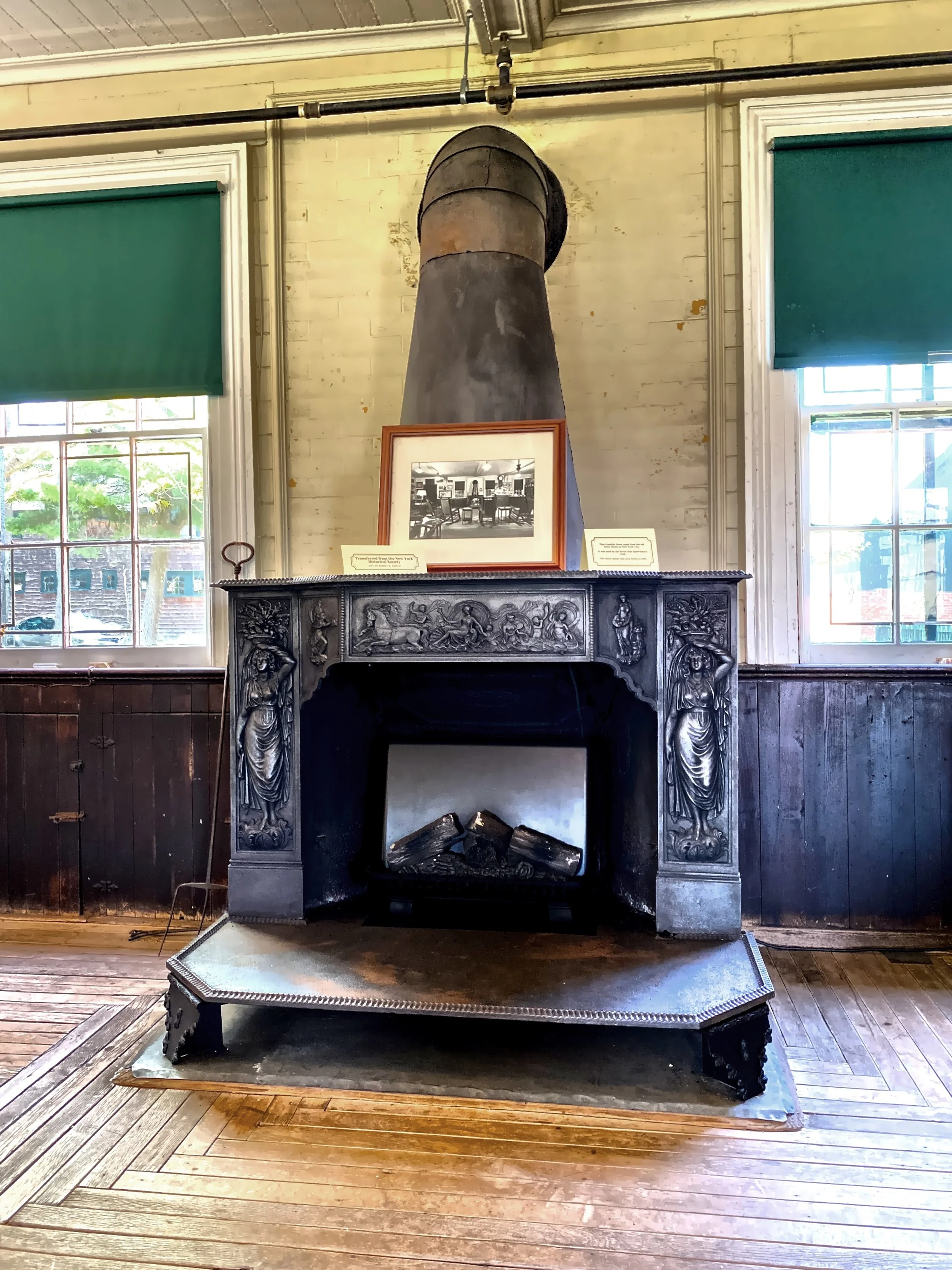  This Franklin stove came from the Tea Room of the Astor House Hotel in New York City, the first luxury hotel in America..  The stove was donated to the Club during the late 1800’s and sold at auction to Robert Goelet in 1973 when the building was cl