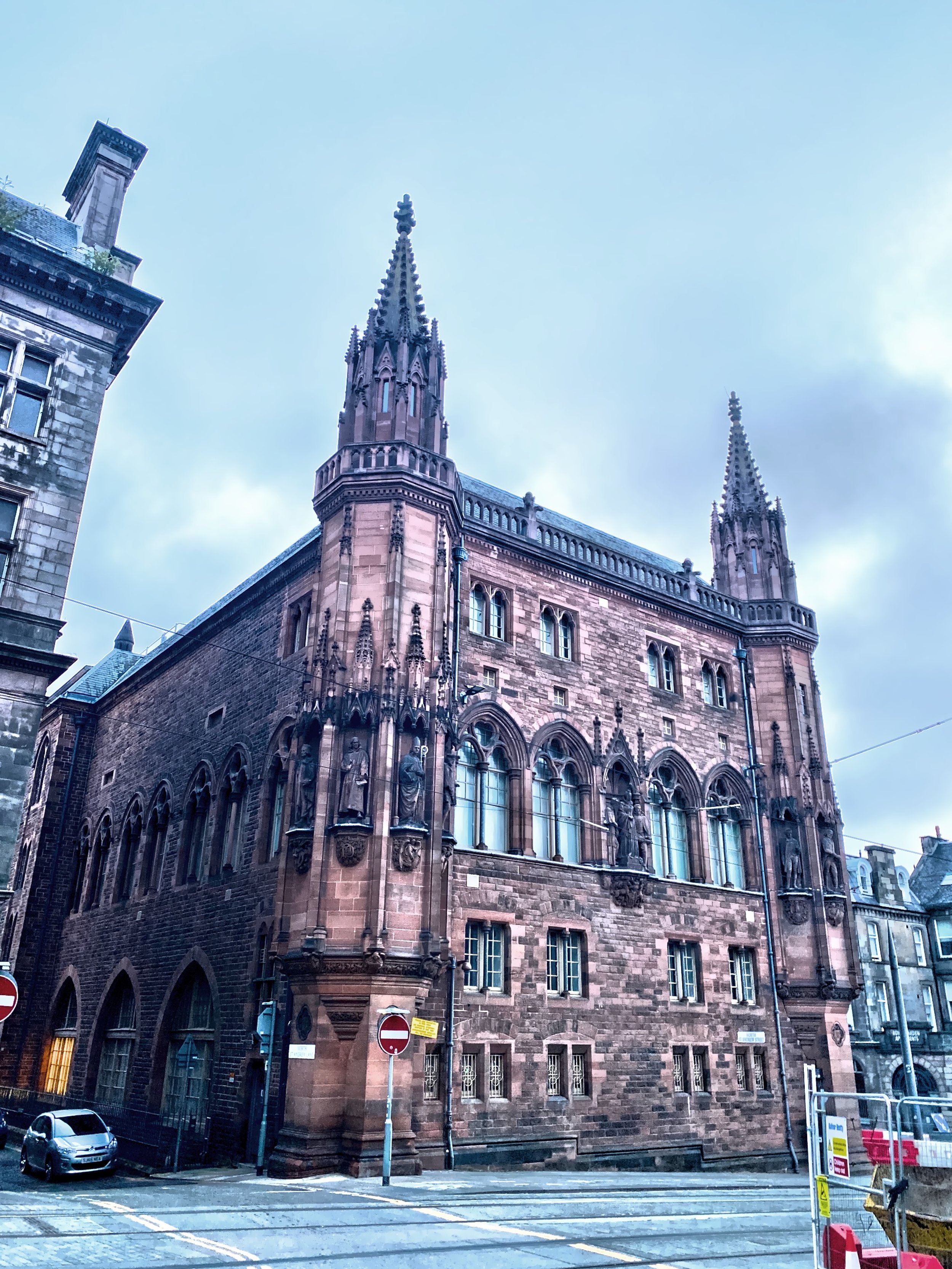  The Scottish National Portrait Gallery building on Queen Street, built between 1885 and 1890, and designed by Robert Rowland Anderson.  The building was donated to the museum by John Richie Findley, owner of the  Scotsman  magazine. 