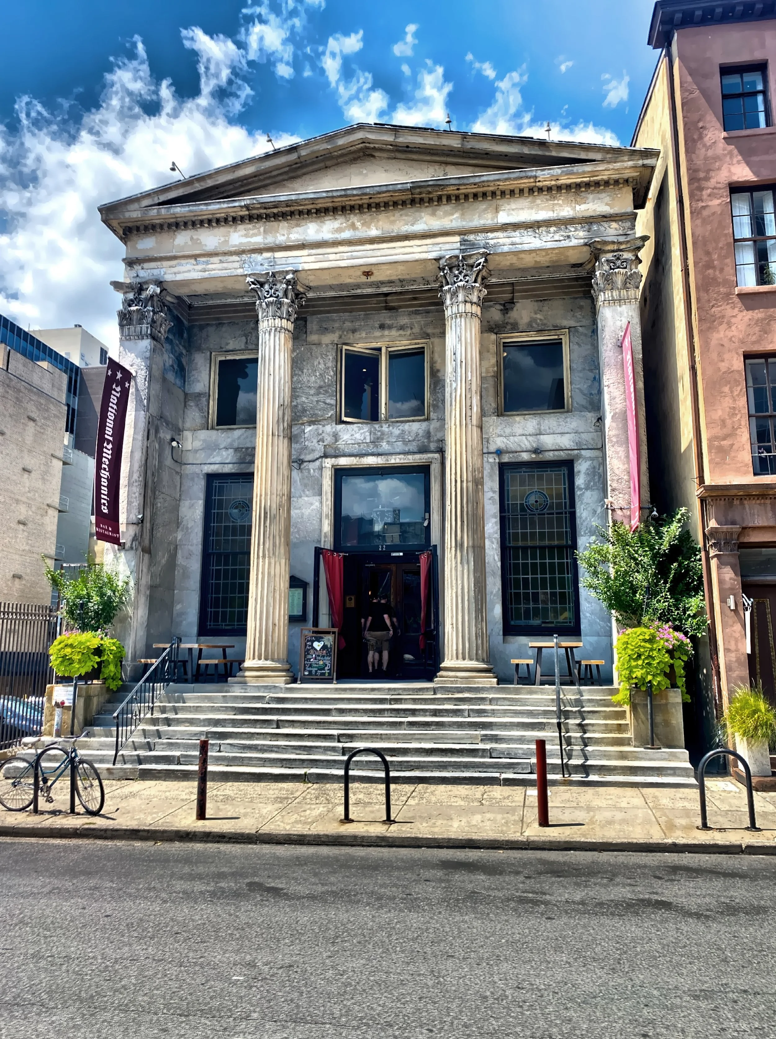  The Mechanics National Bank was built in 1838 and is now a bar and restaurant. 