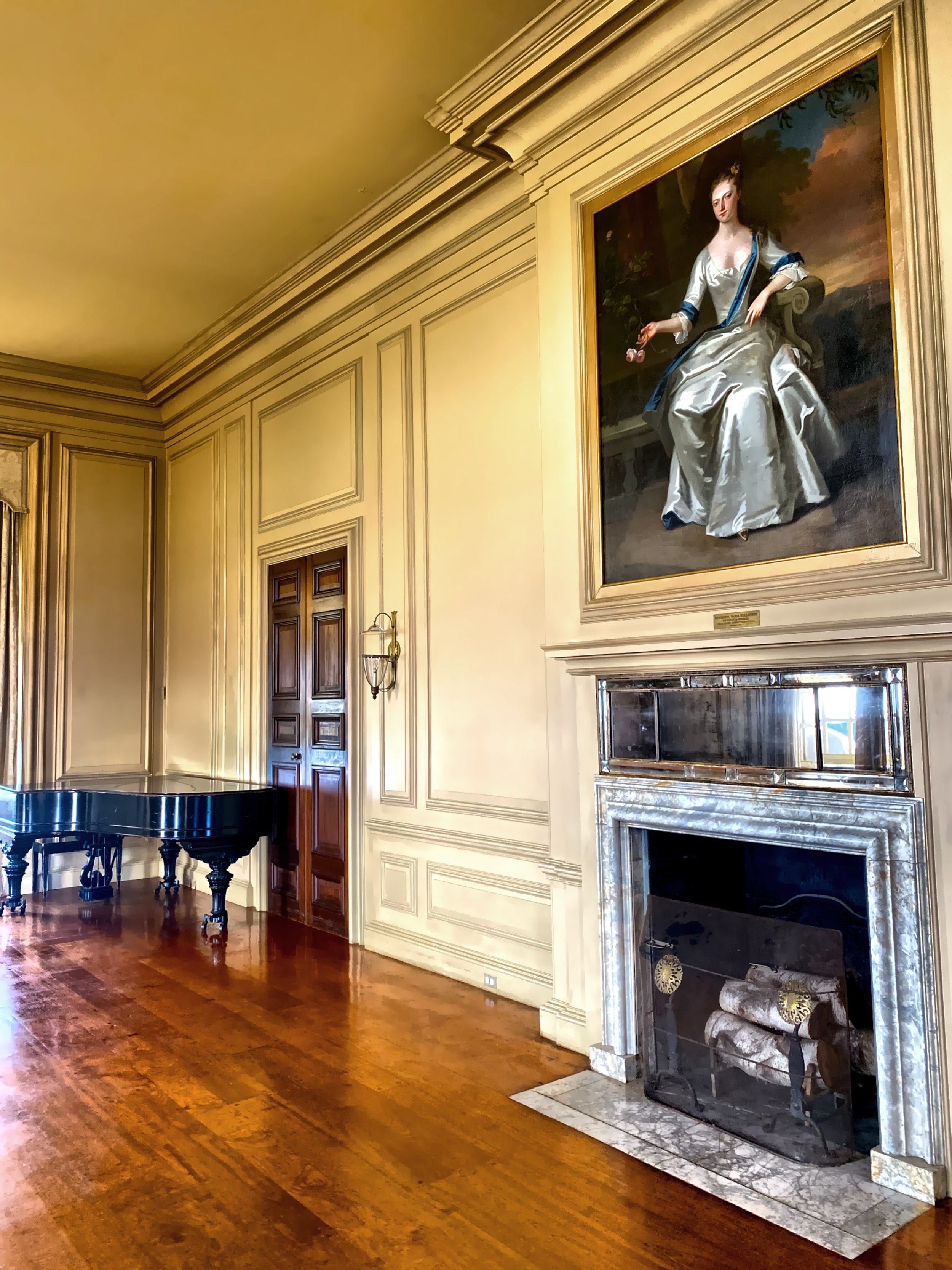  The ballroom 
