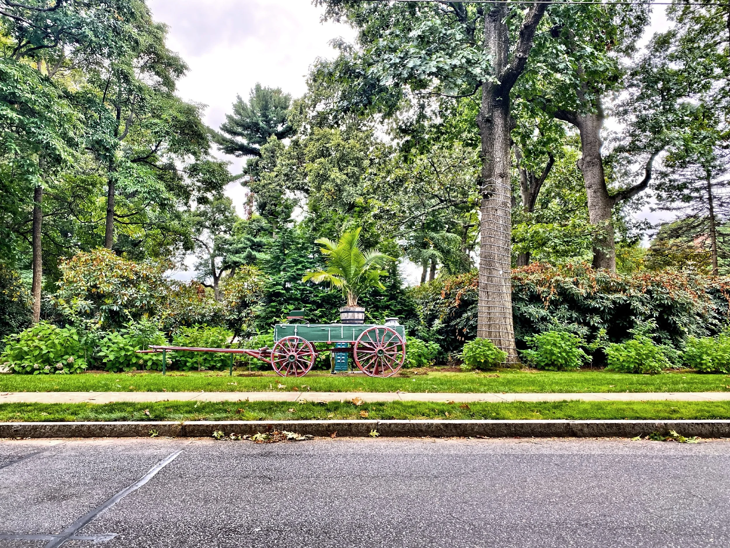  The Cheney Family members built themselves several beautiful mansions in this area of Manchester. 