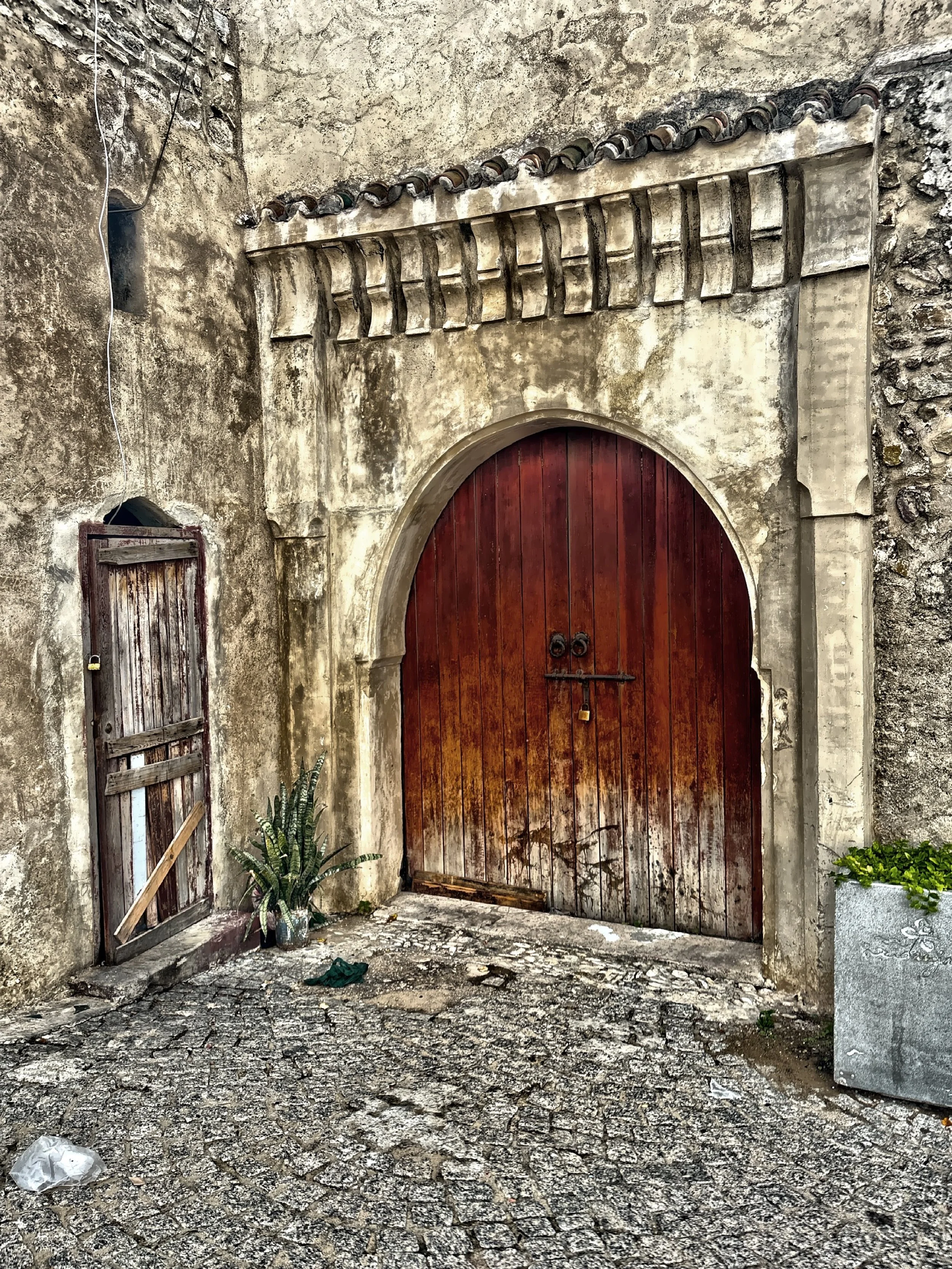  Tangier's sights are living in the streets. 