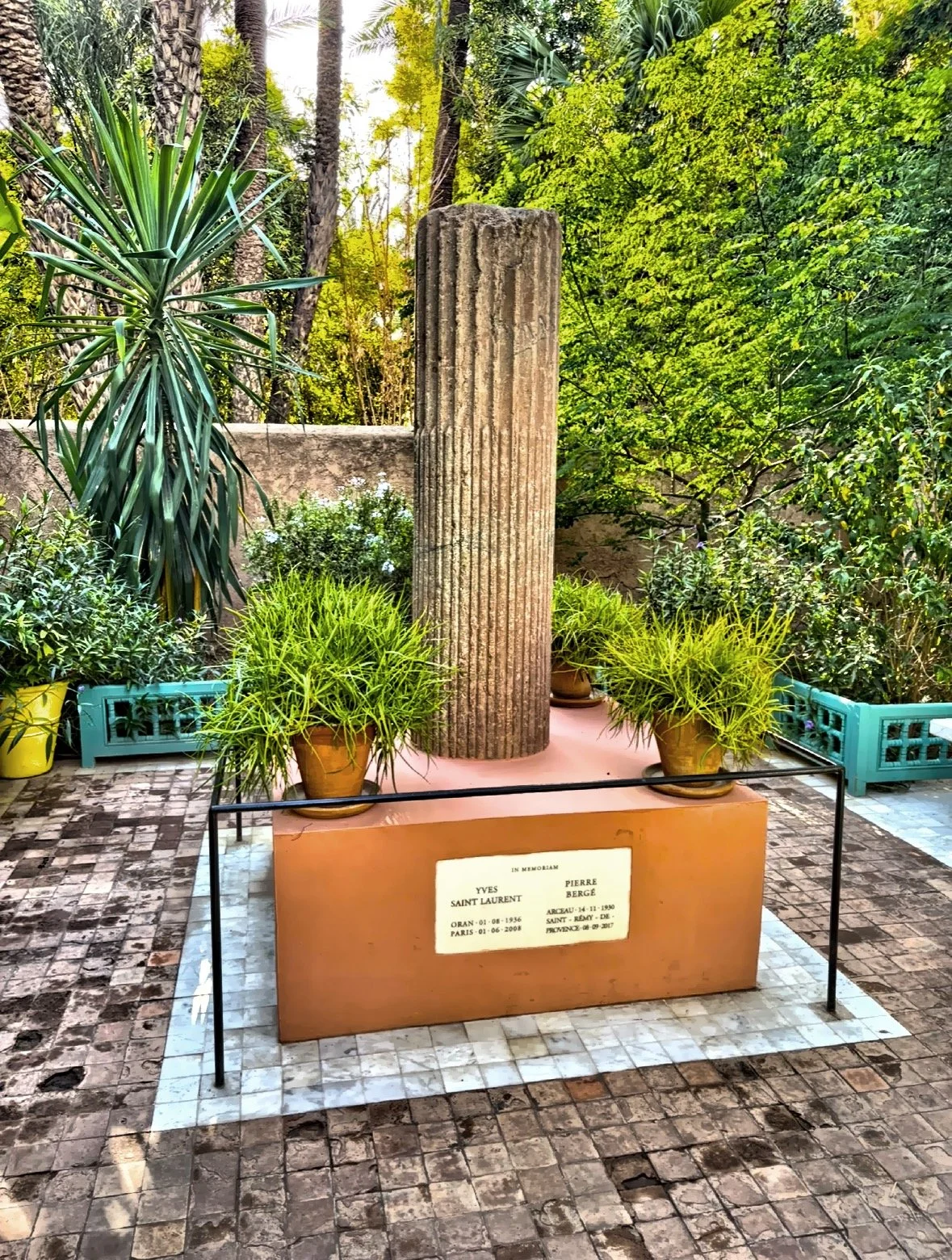  A Roman pillar, from Tangier, was brought here to create a special place for people to remember Yves St Laurent and his life companion Pierre Bergé. St Laurent was cremated and his ashes were spread here in the gardens 