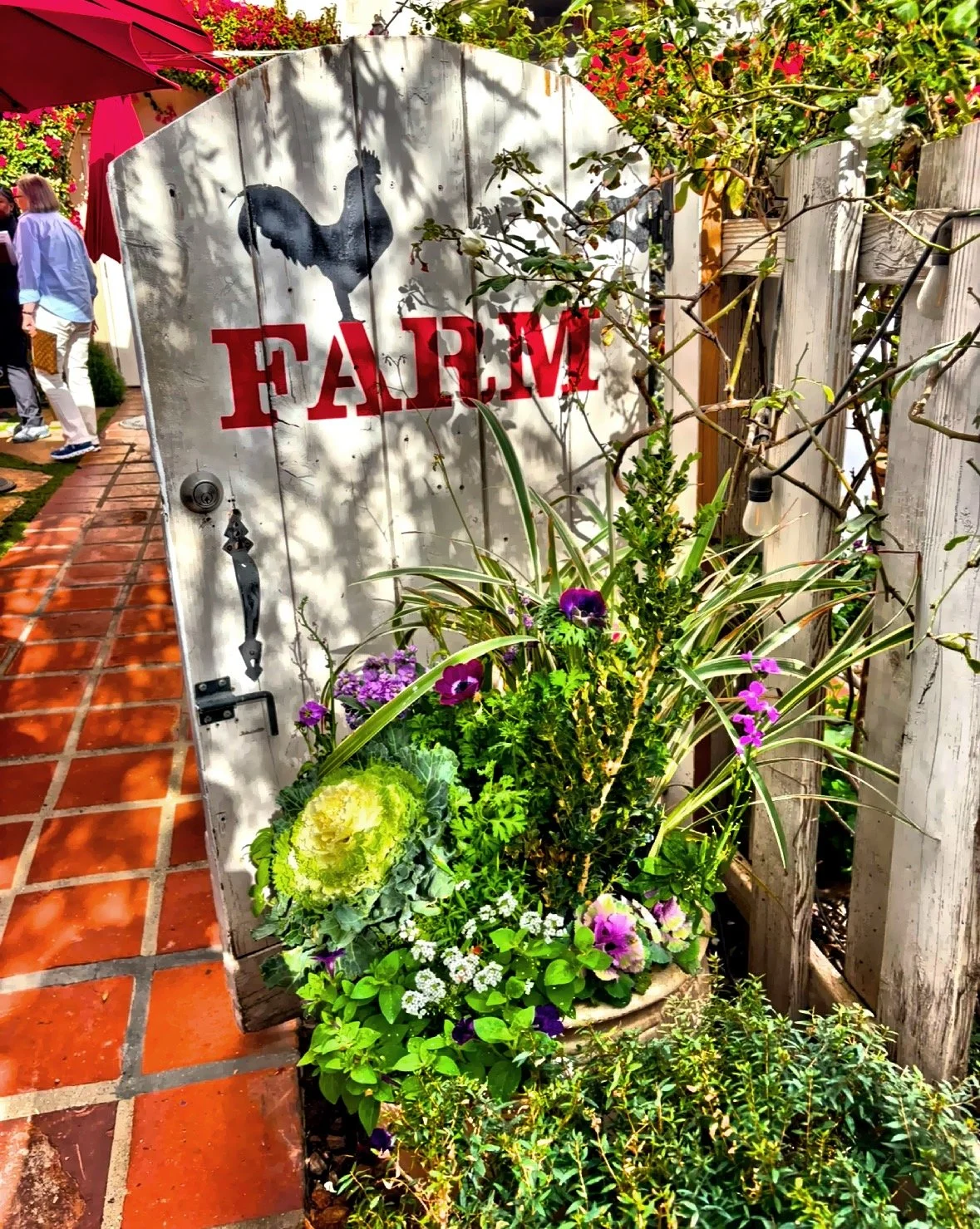  Farm restaurant is perfect for breakfast. 