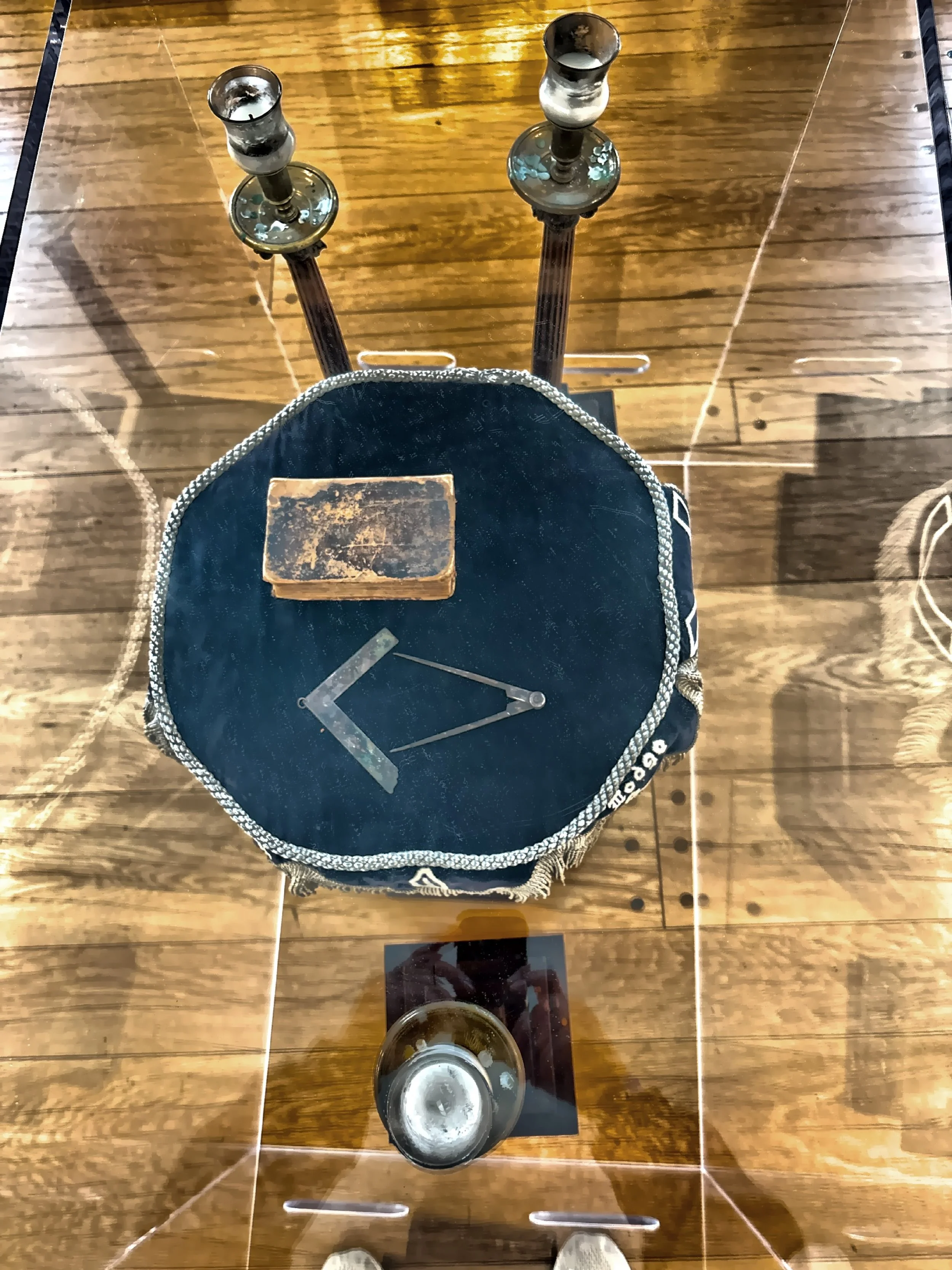  A repository of many artifacts and the history of American Freemasons, the Memorial remains a lasting monument to George Washington, the Man, the Mason, and Father of our Country. 