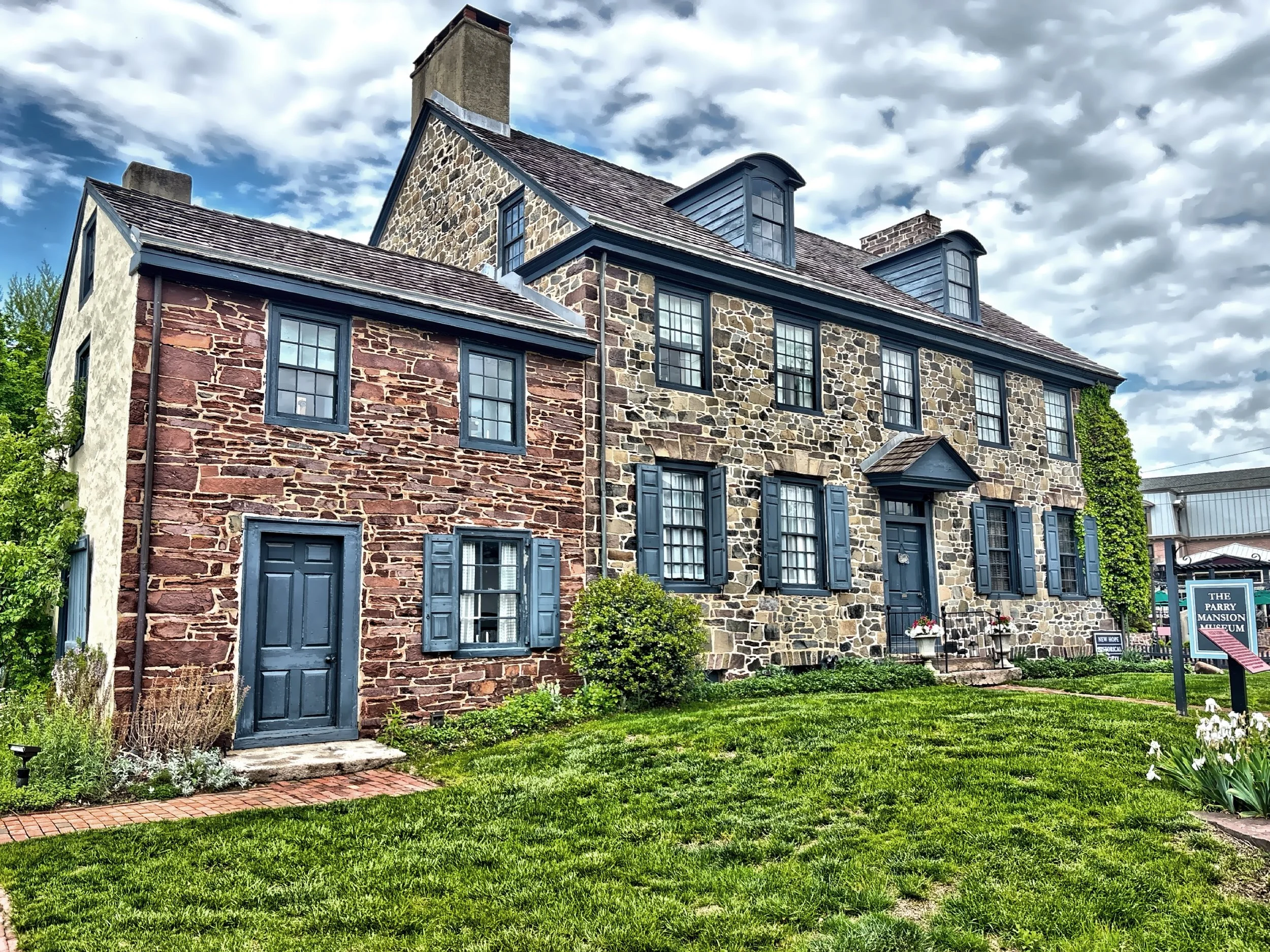  The Parry Mansion built in 1784 by Benjamin Parry, the “Father of New Hope. 