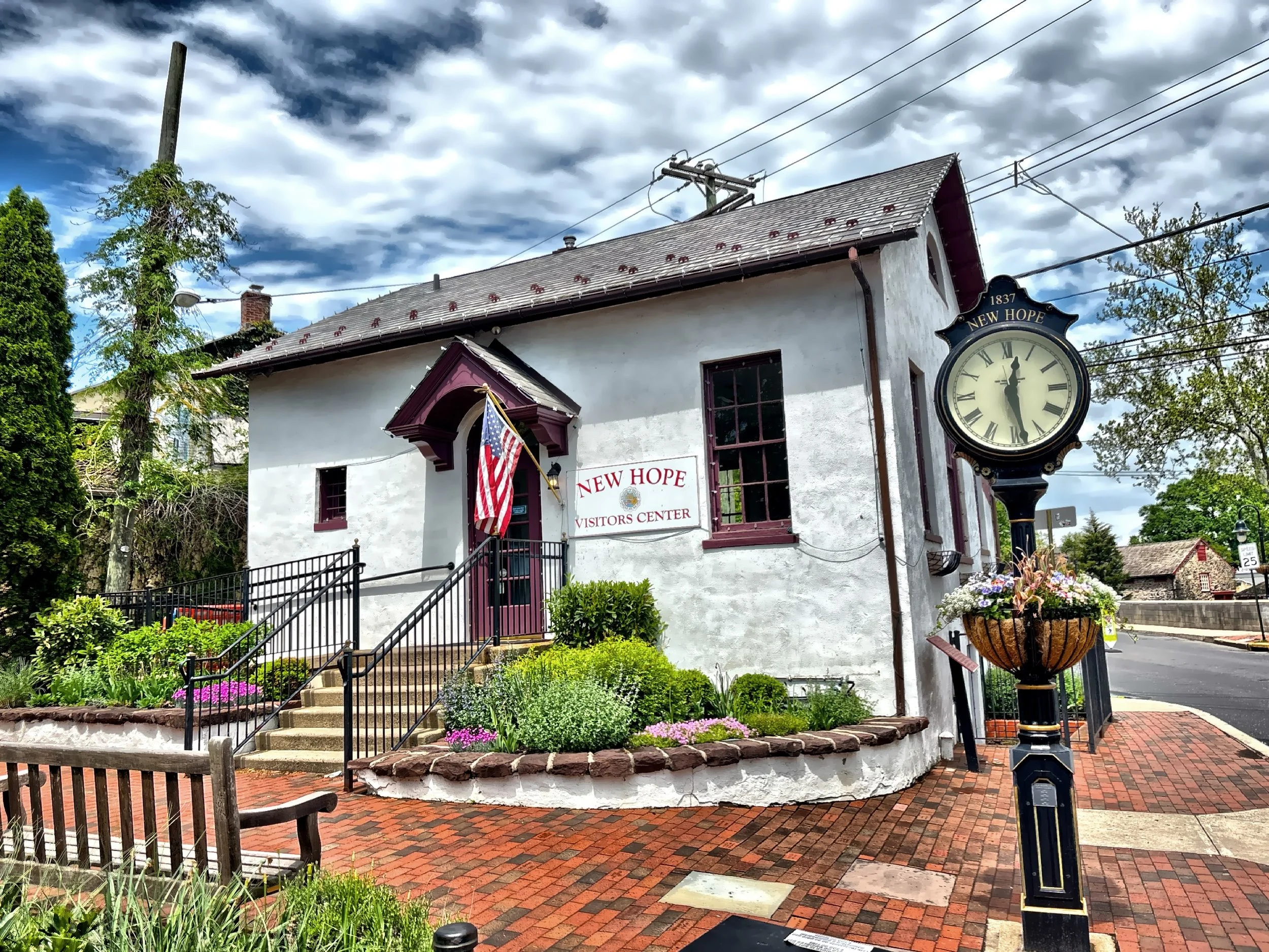  The home of the New Hope Visitors Center, built in 1839, once served as the Town Hall, a school and a jail. 