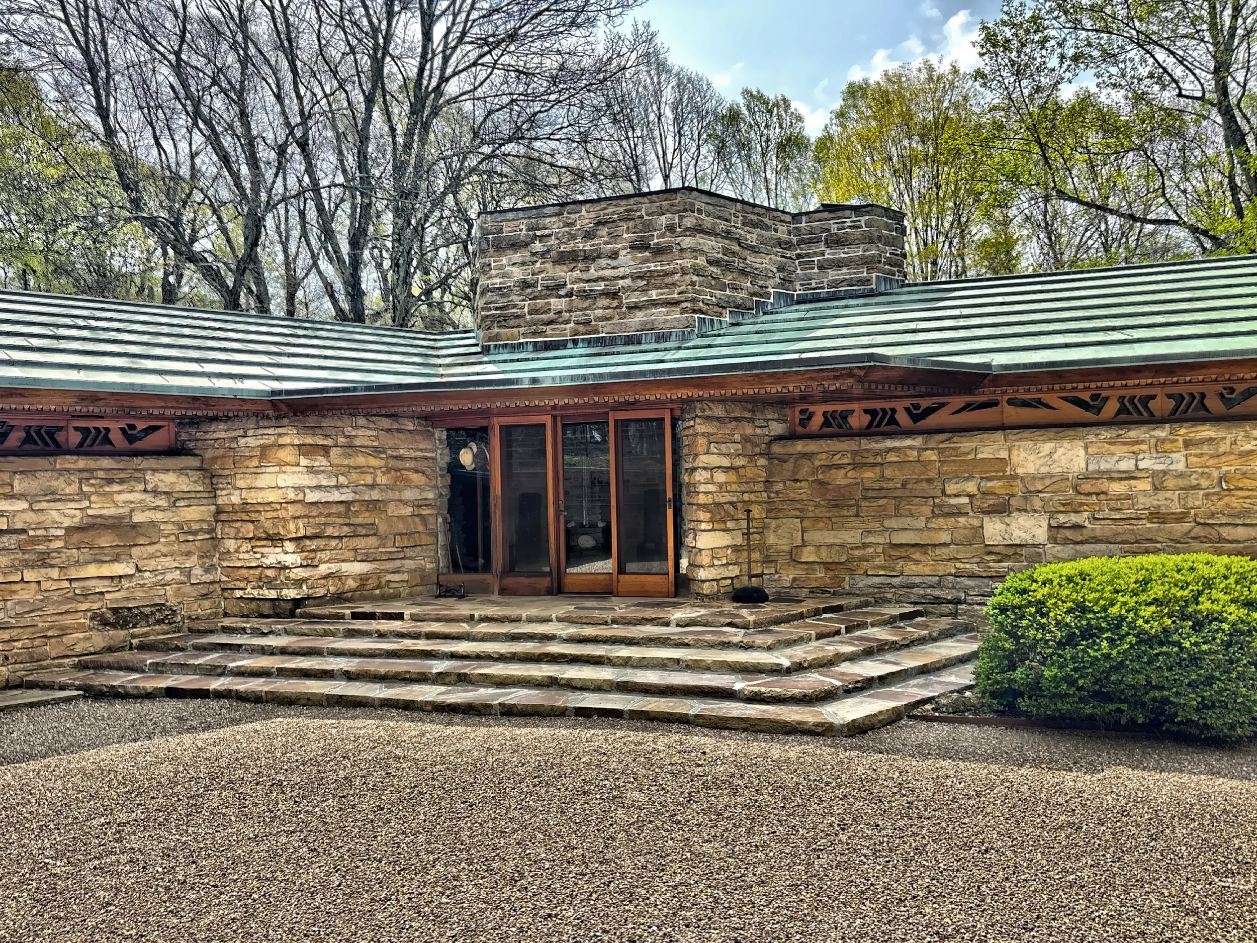  The home’s main entrance 