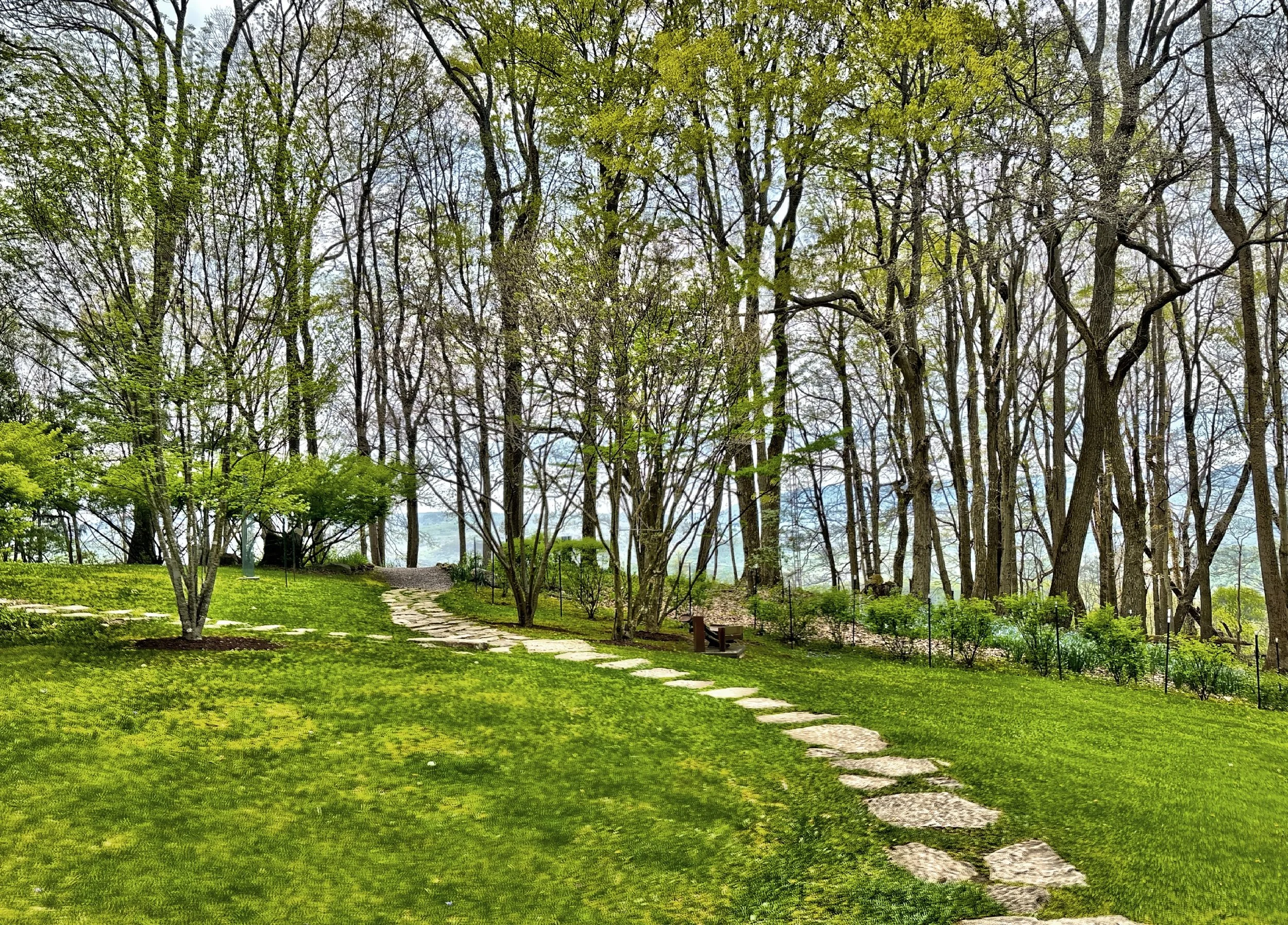  The path from the house to the beautiful view. 