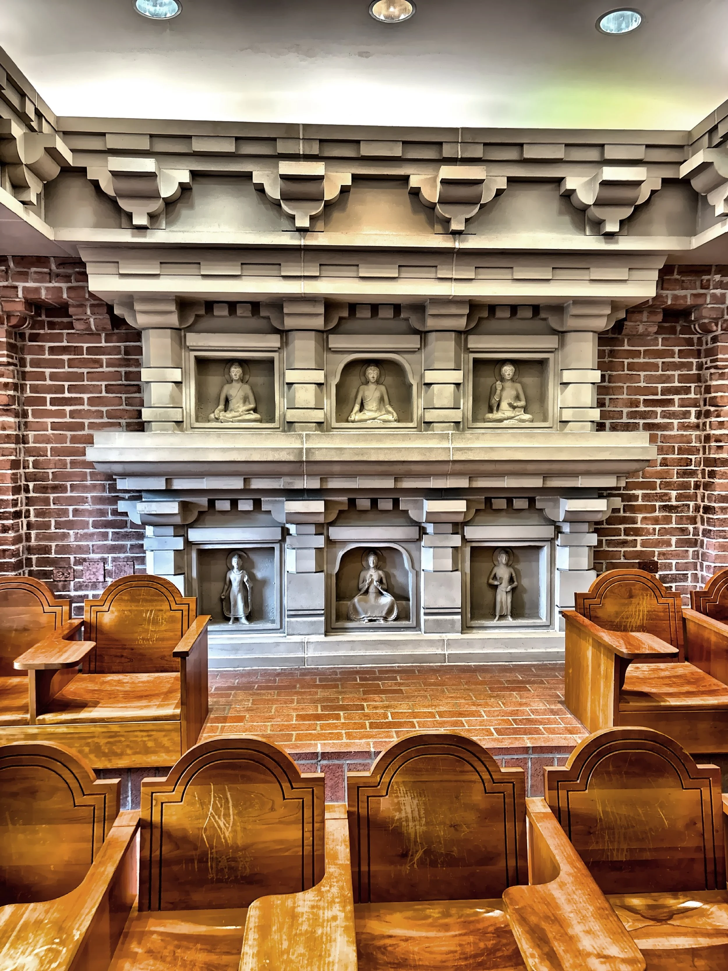  The Indian Room was dedicated in 2000 and was modeled on a typical 4th-9th Century AD courtyard from Nalanda University. 