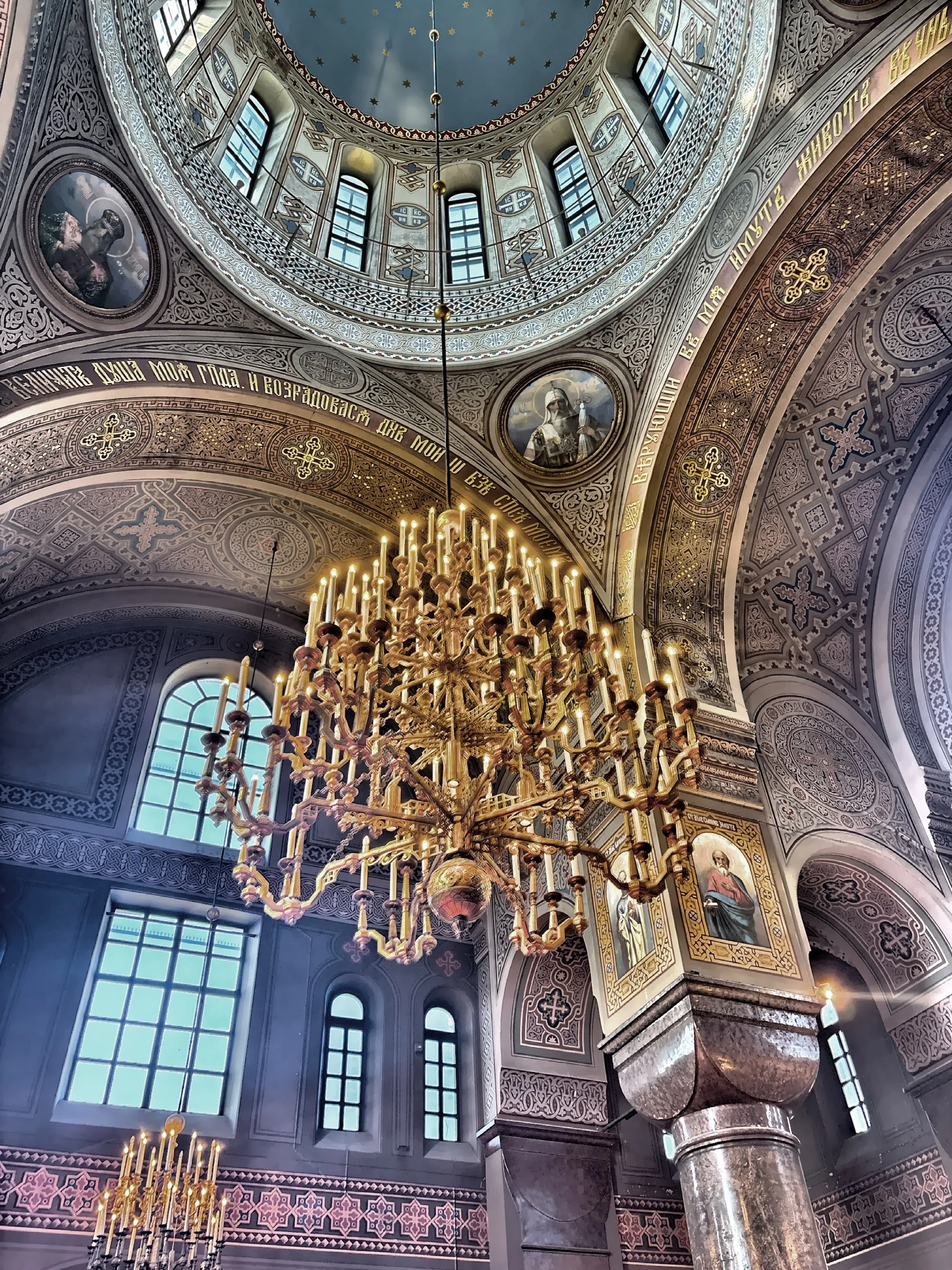  Beautiful chandelier hangs in the central nave. 