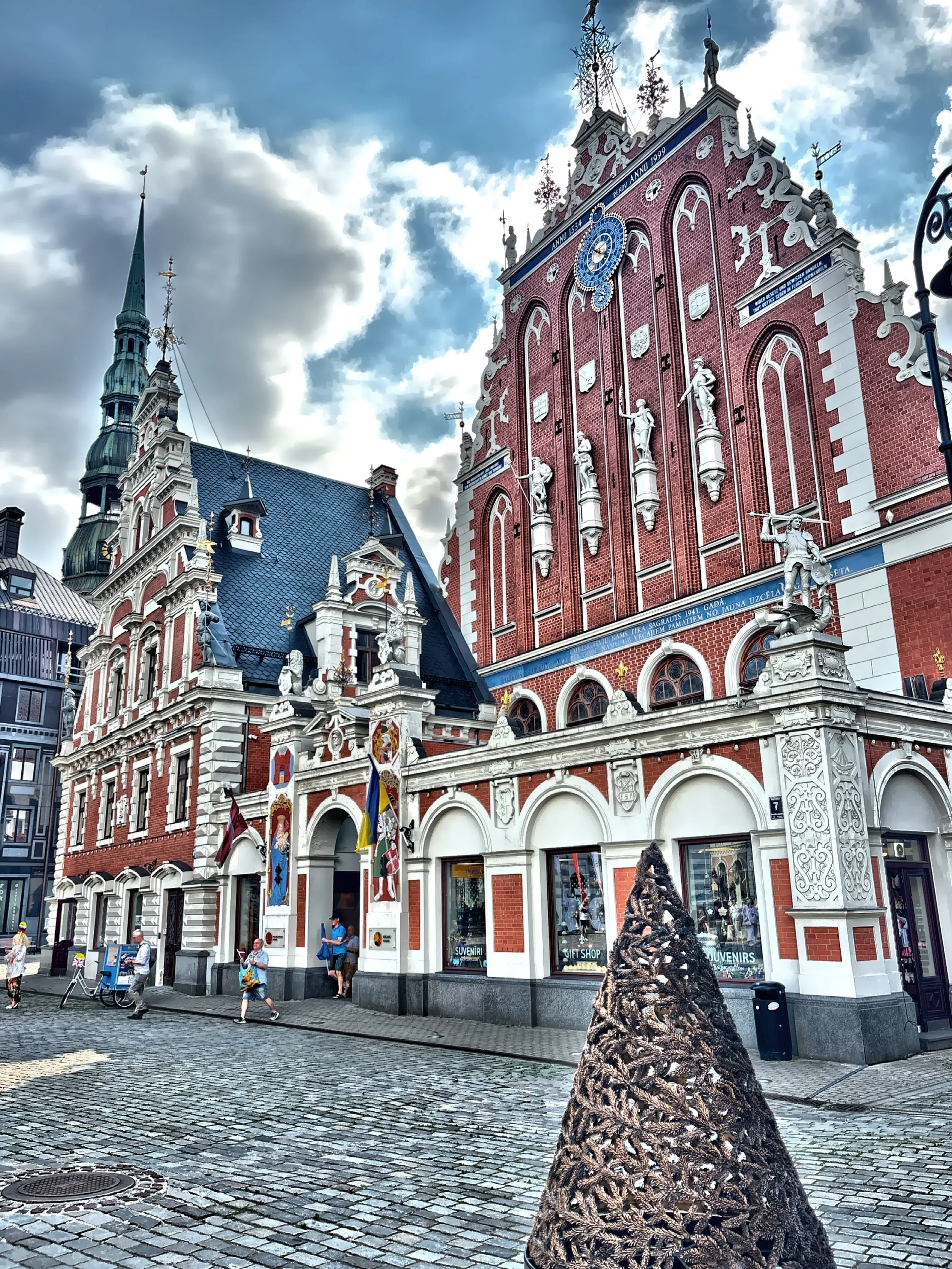  The marker outside the building marks the location of the first public Christmas tree in 1510. 