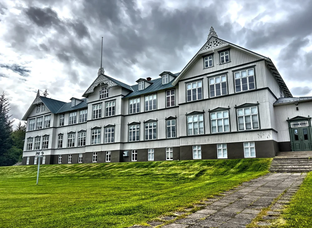  Akureyri Junior College is one of the oldest educational institutions in Iceland. 