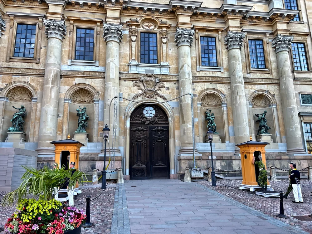  The main visitors entrance. 