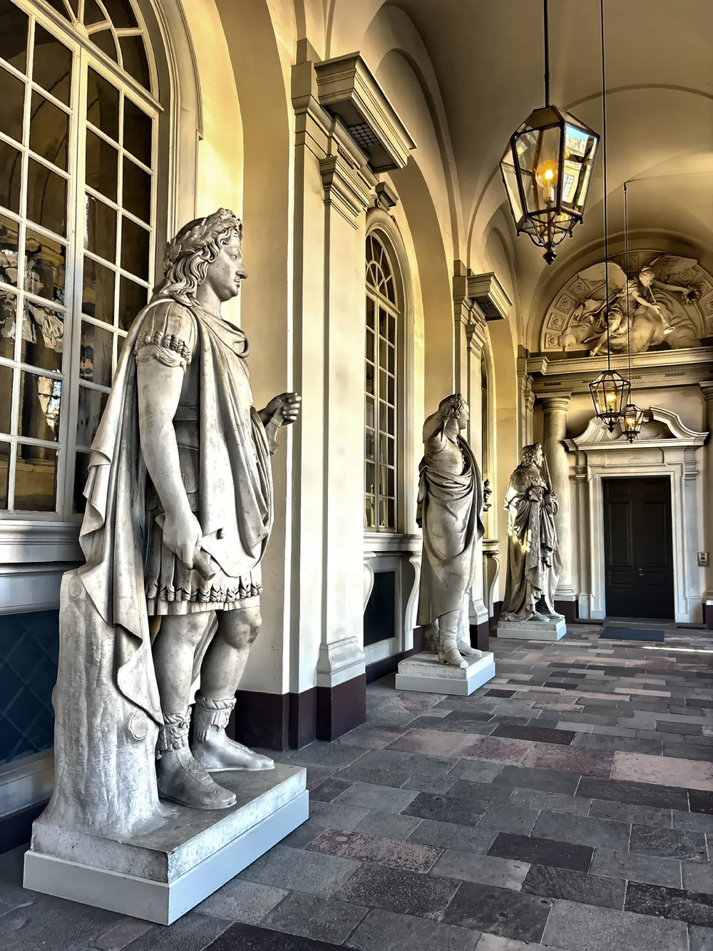  Statuary as you leave the palace. 