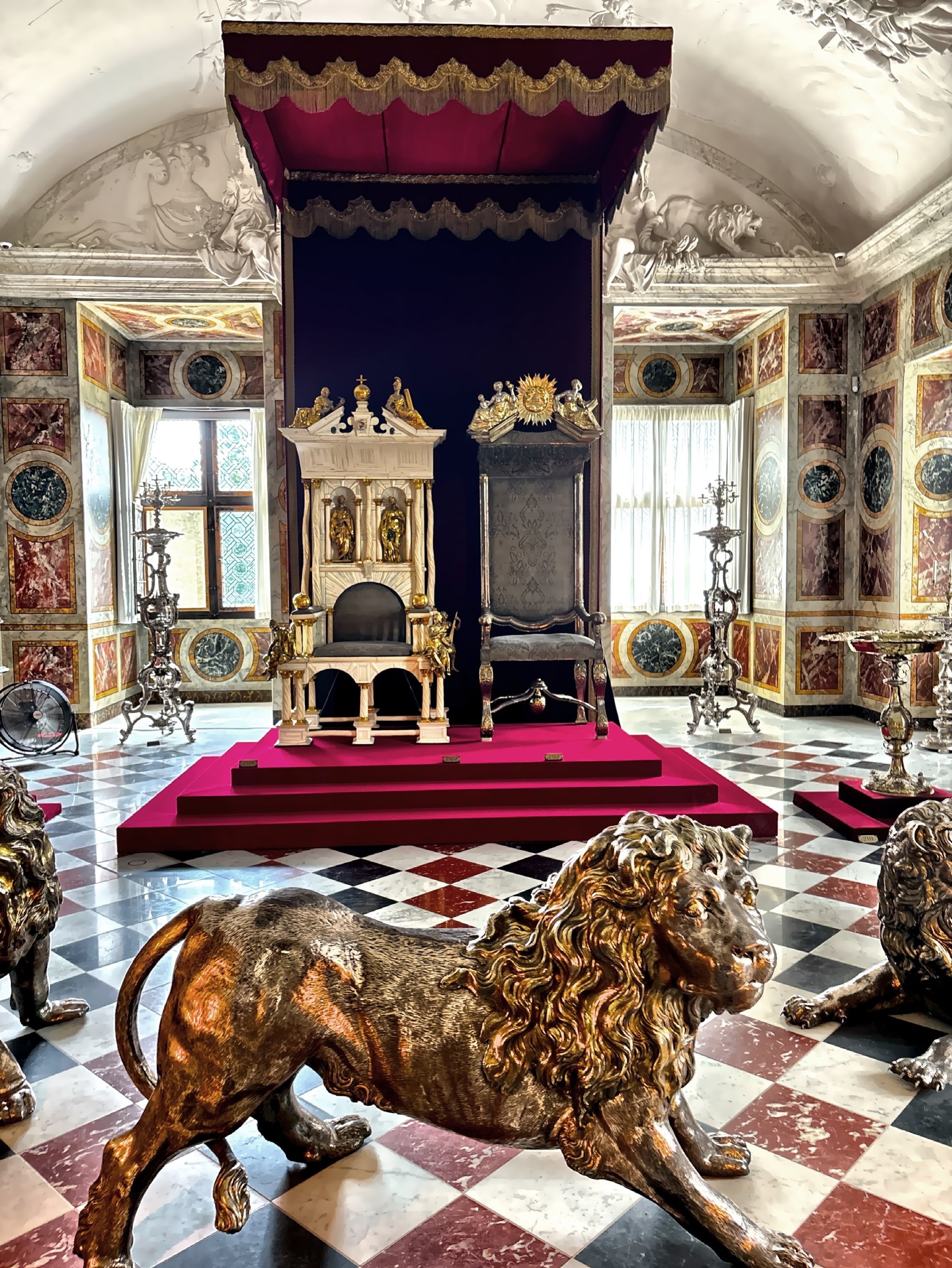  The Knight’s Hall, where the coronation thrones stand under the watchful eyes of three silver lions. It’s both dramatic and regal.   