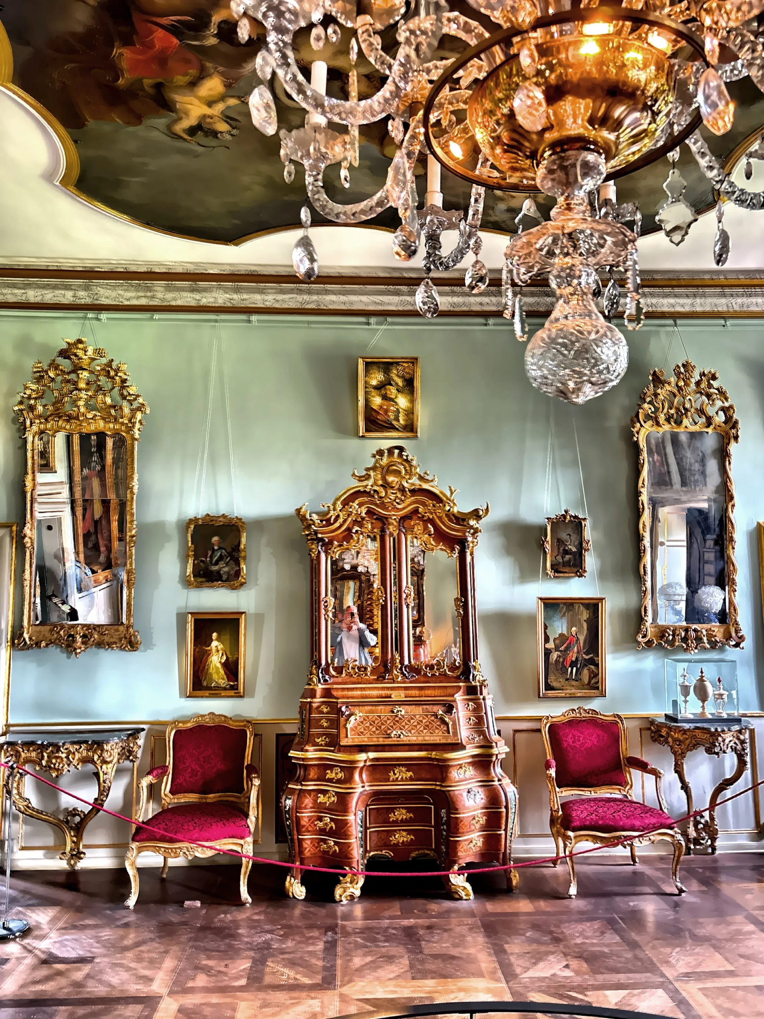  Rooms are decorated in the styles of their respective periods, giving a sense of life at court. 