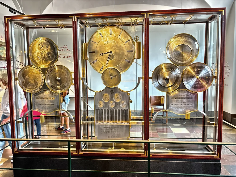  The World Clock by Jens Olsen—a mechanical masterpiece that calculates lunar eclipses and celestial events with precision. 