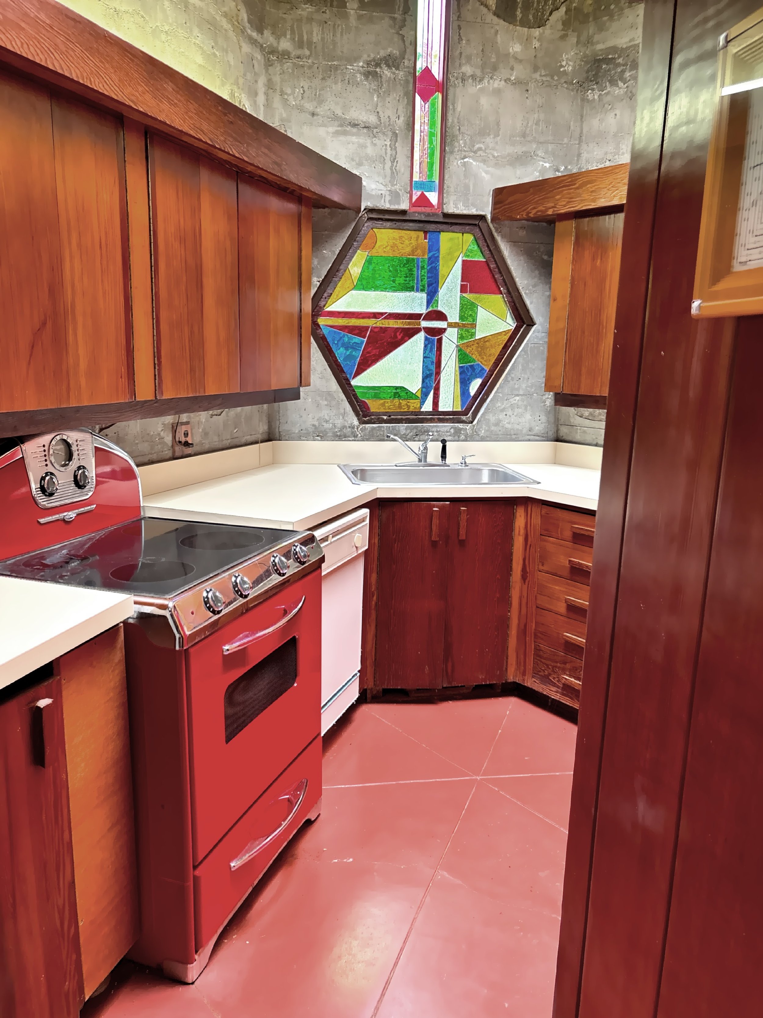  The small guest cottage kitchen. 