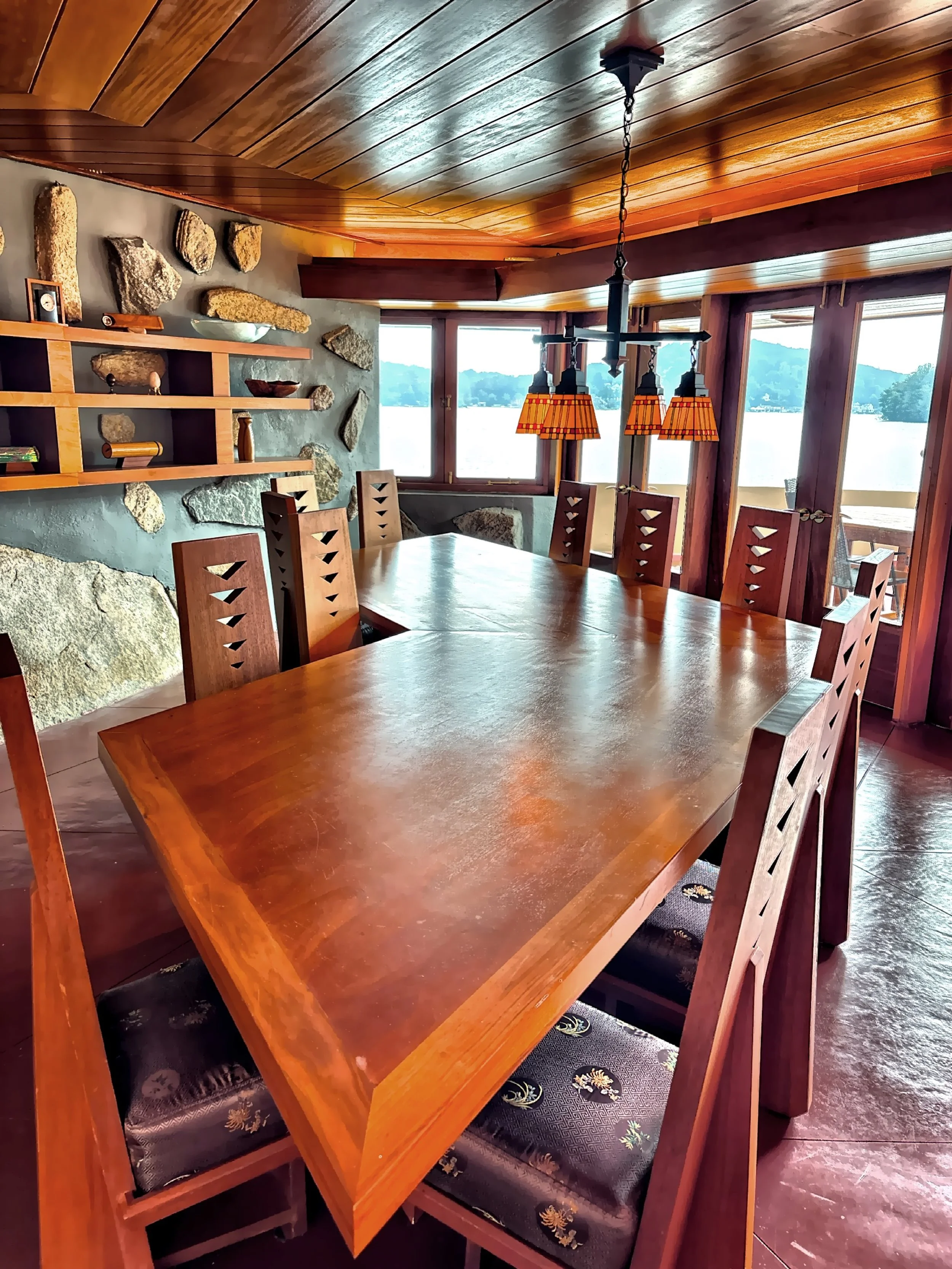  The dining area. 