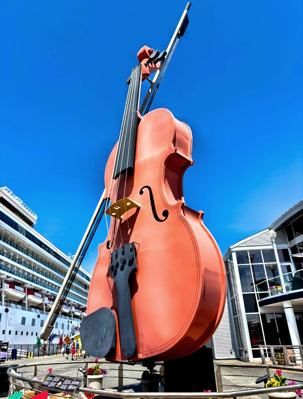  This is the world’s largest fiddle, a 60-foot steel sculpture that symbolizes Cape Breton’s rich Celtic music heritage. 