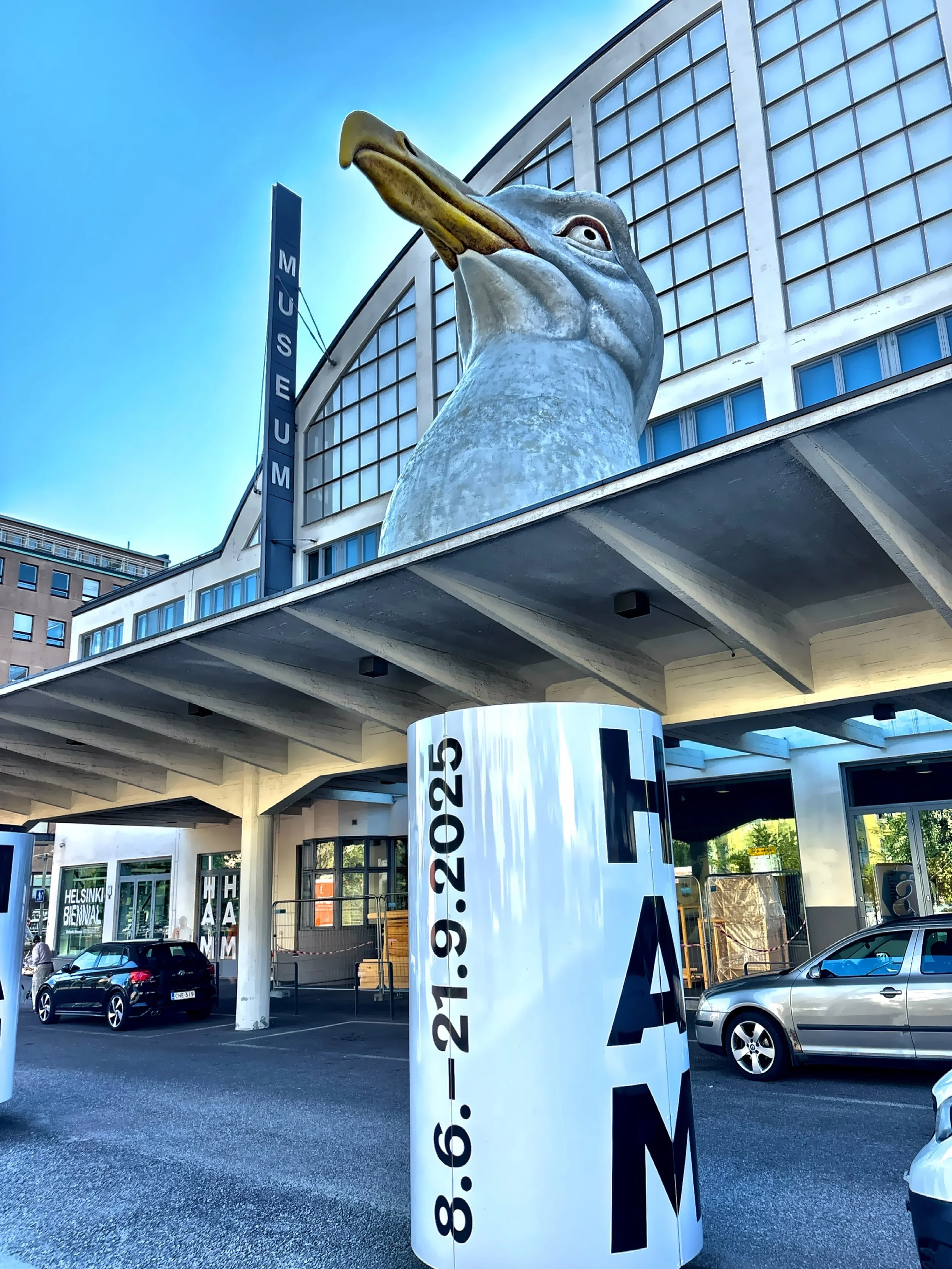  The large fiberglass sculpture ‘Seagull’ by Villu Jaanisoo is located over the entrance to the HAM (Helsinki Art Museum).  The seagull symbolizes Helsinki’s maritime environment. 
