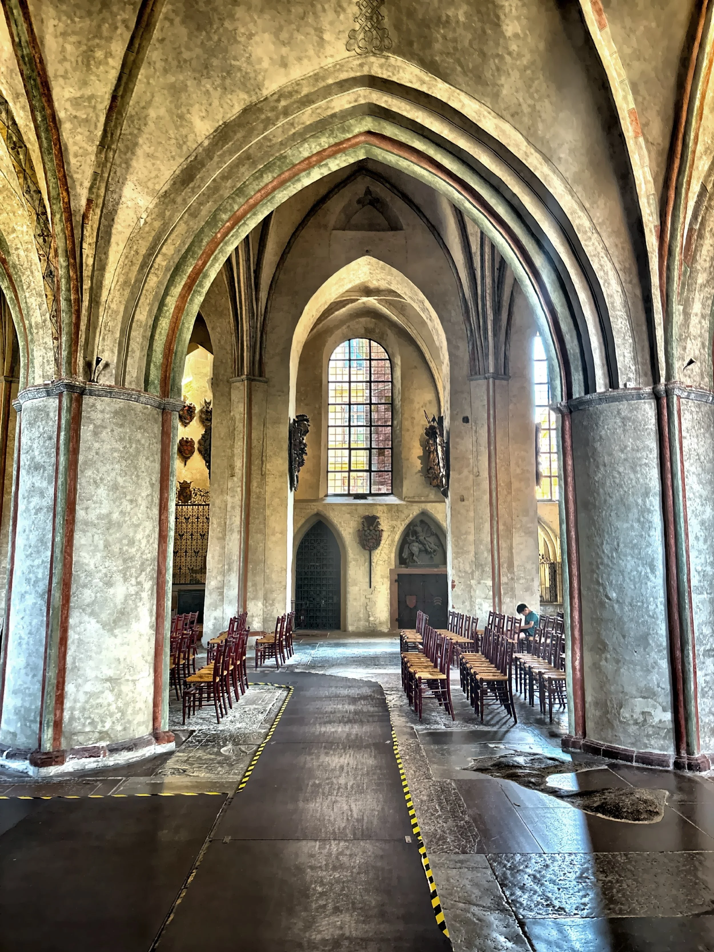  The floor of the church was originally paved with cobble stones but today is made up of grave slabs. 