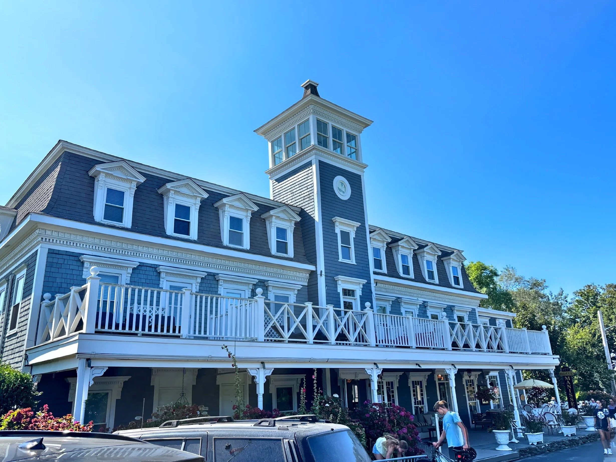  Built in 1870, the Hotel Manisses is a Victorian landmark. 