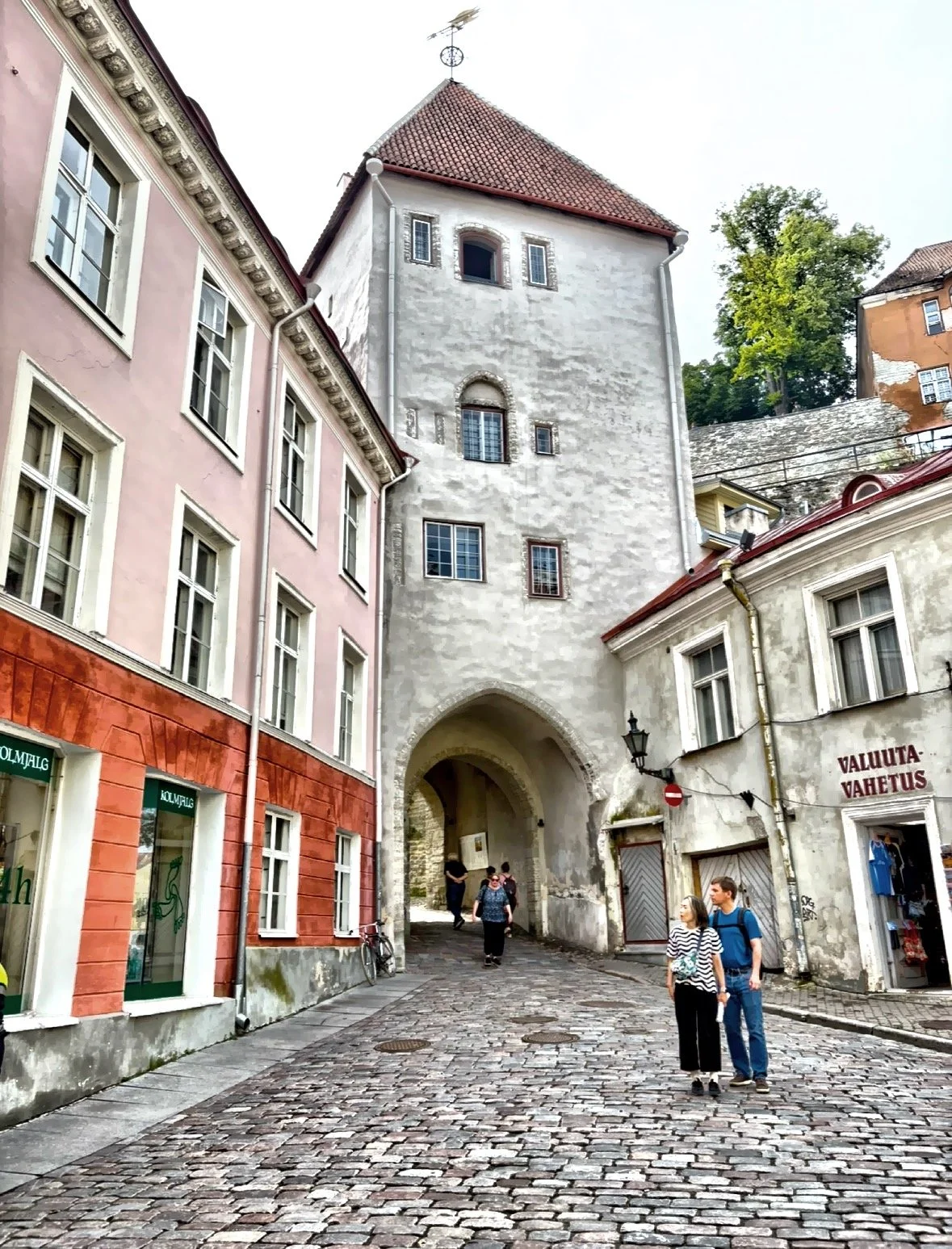  The medieval Long Leg gate from Toompea to the lower town. 