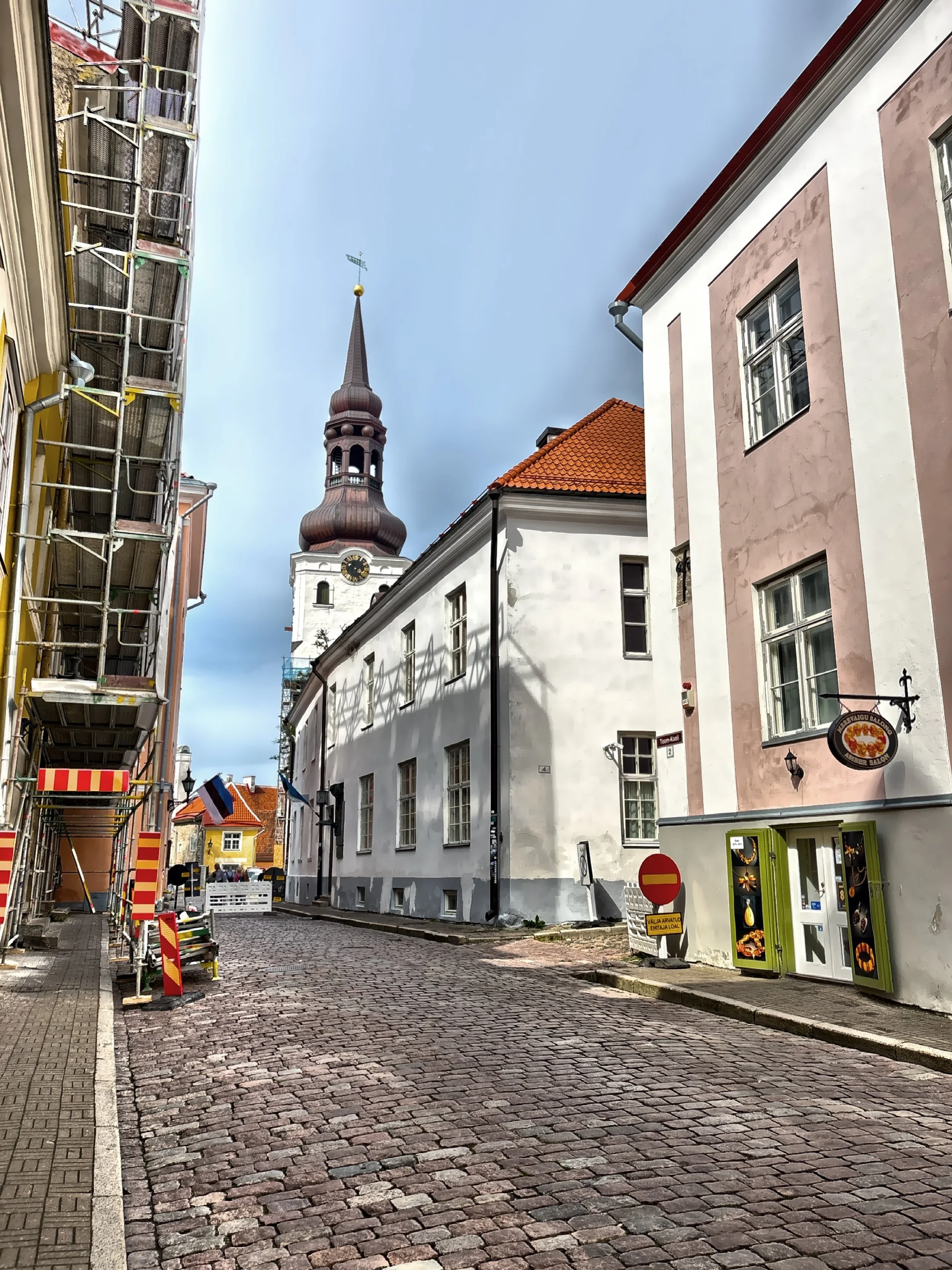  St Mary’s Cathedral was built in 1233 