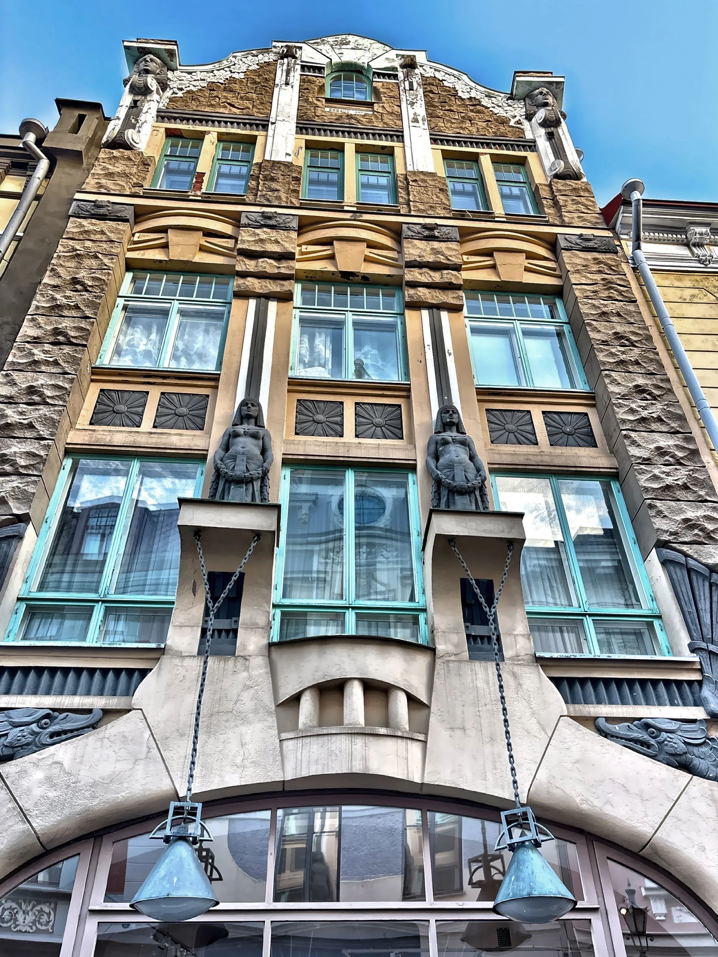  The Art Nouveau-style Draakoni Gallery was designed by Jacques Rosenbaum in 1910. 