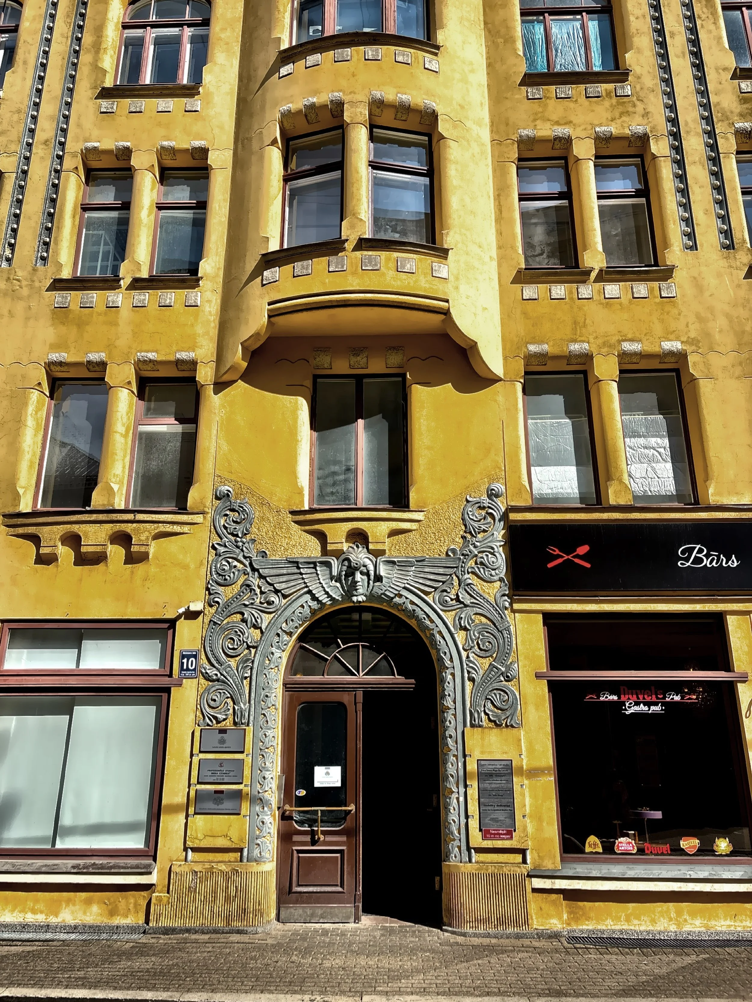  The entrance to the Cat House, constructed in 1909.  The building is famous for the two cat sculptures on its roof. 