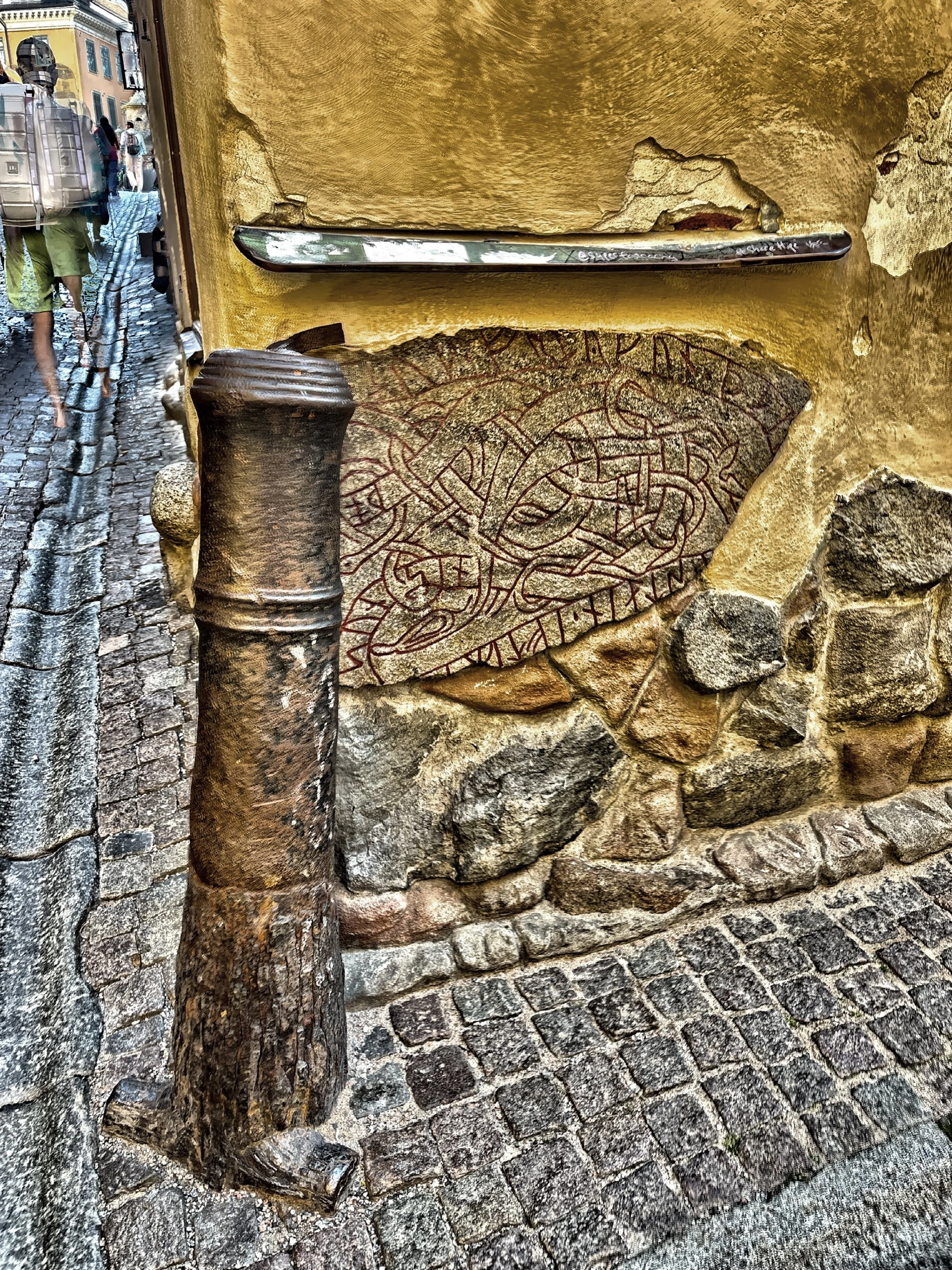 The Uppland Runic Inscription 53, a rhinestone believed to be older than the city itself, dating back to the 11th century. 