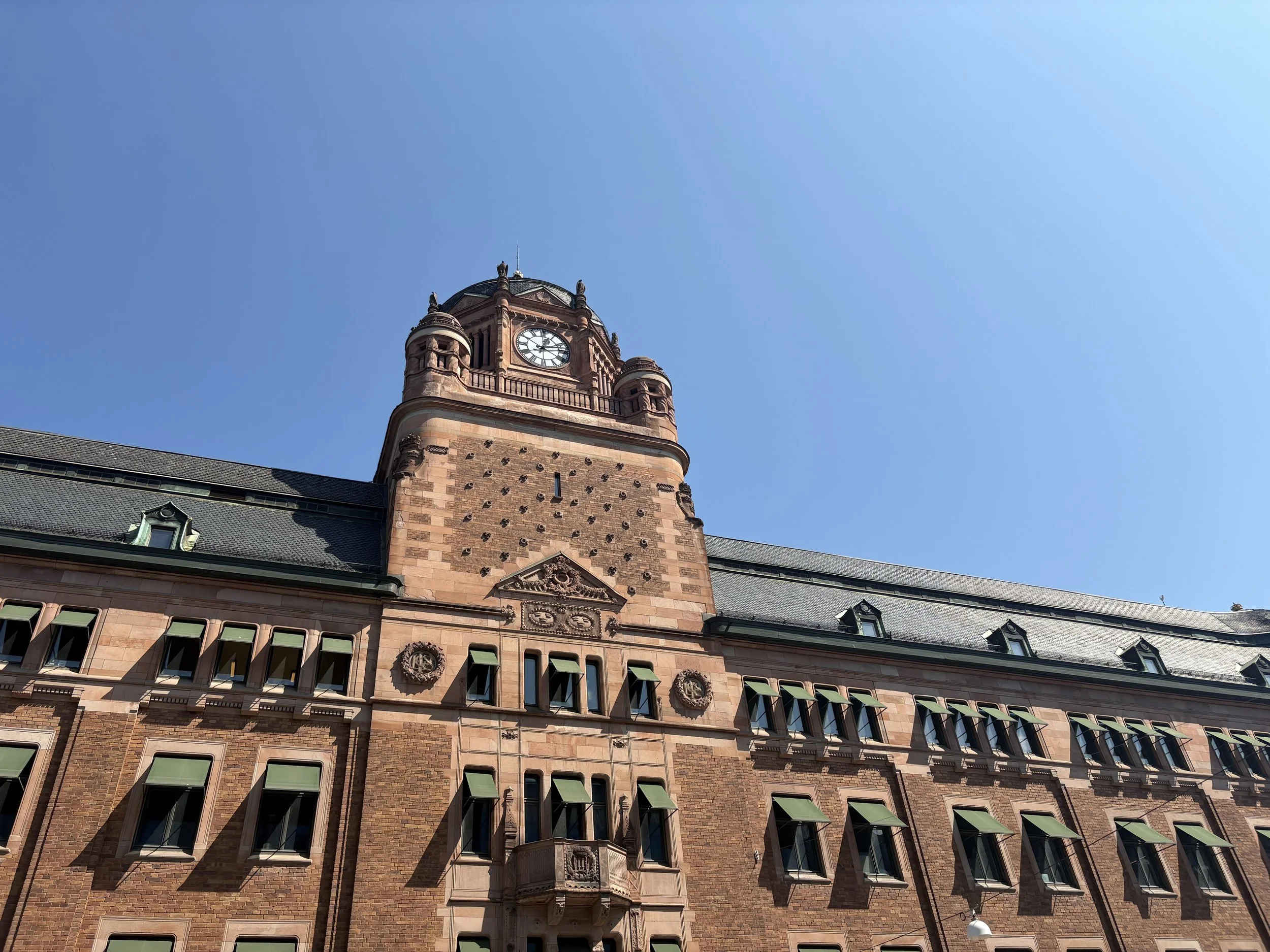  The Central Post Office Building inaugurated in 1903. 