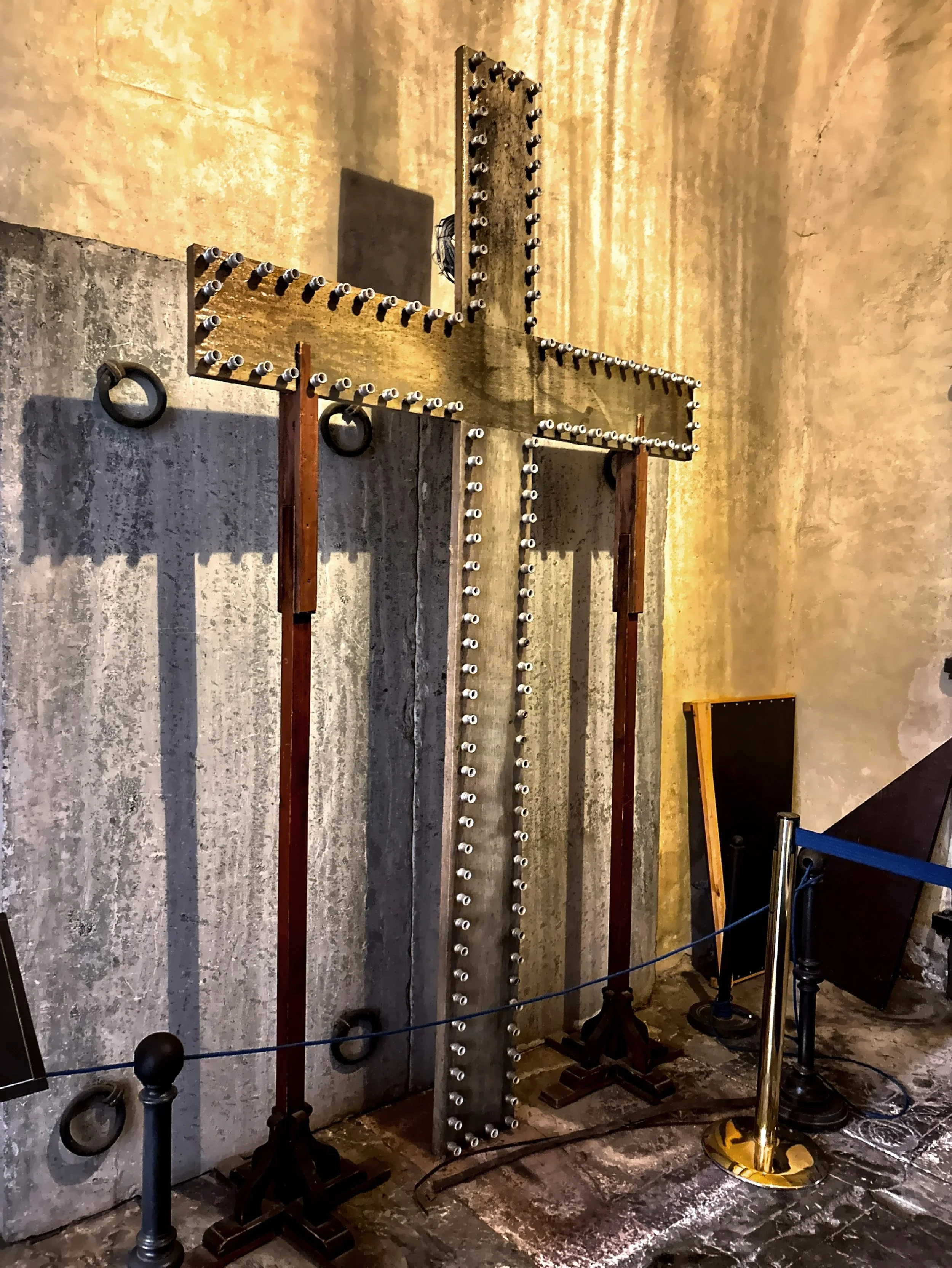  The Queen’s funeral cross 