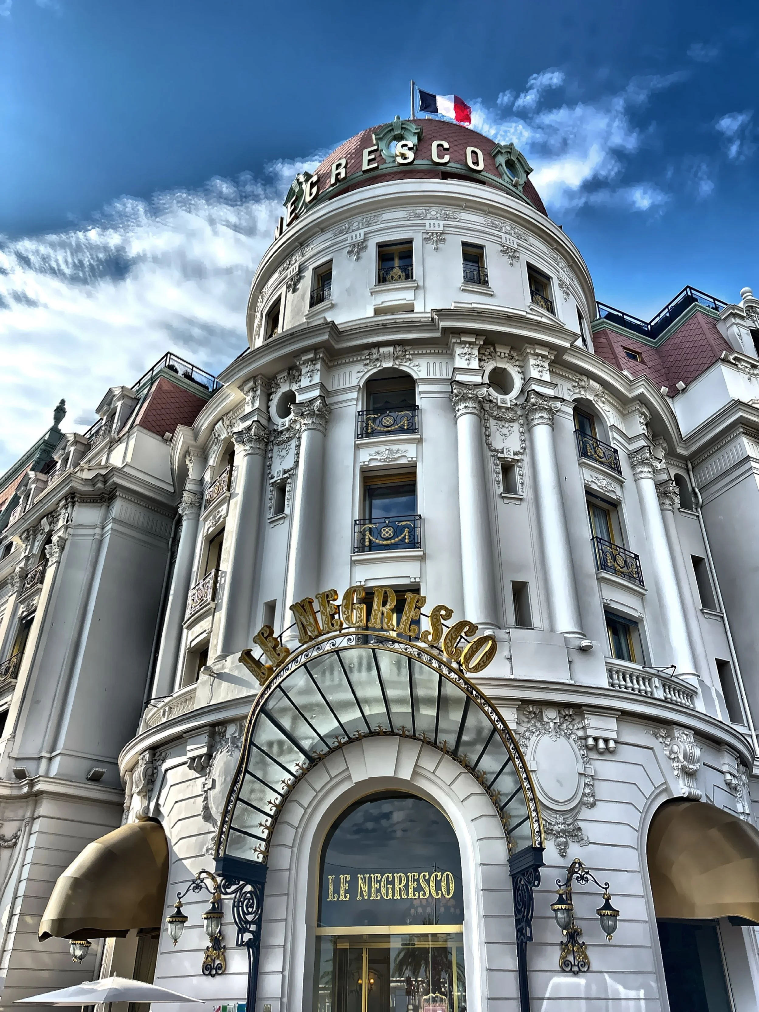  Luxury hotels like the Hotel Negresco offer a taste of Belle Époque grandeur. 