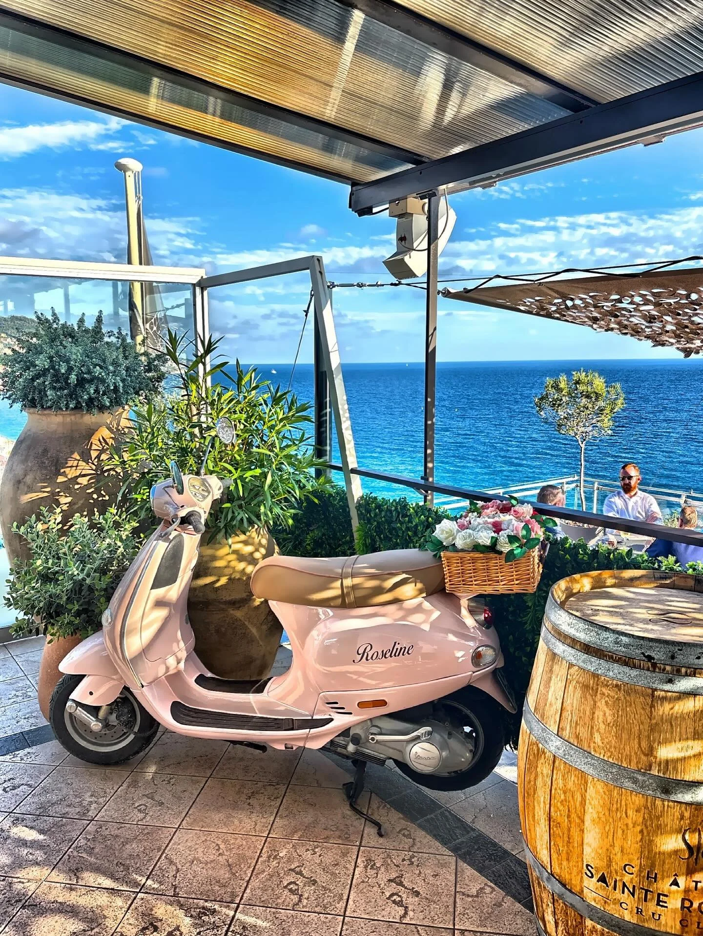 Le Meridien Hotel Rooftop #rooftop #lemeridenhotel #nicefrance #scooter #vespa #cocktails #travelphotography #travelinstagram #beautifulplacestotravel #gayroadtripper #wakingupinnewplaces #travelinstagram  #exploring #daytrips #LiveYourLife #wonderfu