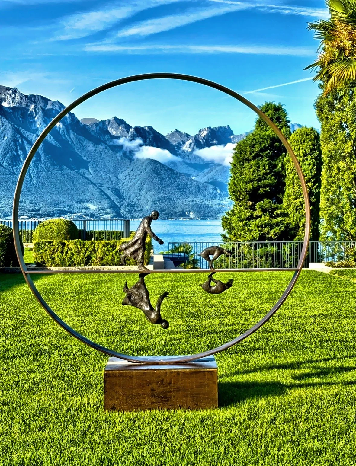  A Salvator Dali sculpture ‘Newtonian Nude’ done in 1968.  