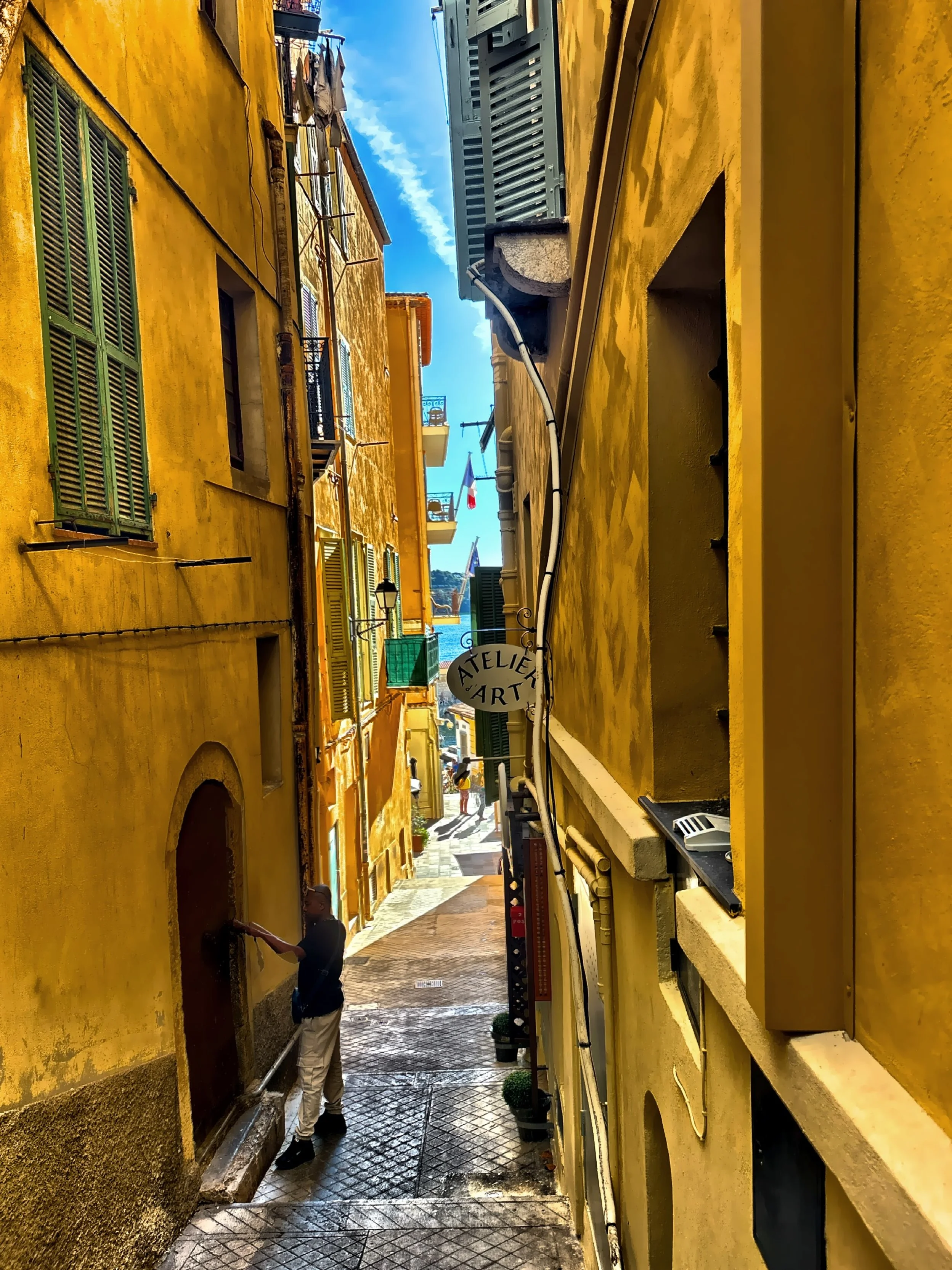  Wandering through the old town, you lose track of time in a maze of narrow cobblestone streets, their walls painted in sun-washed shades of yellow, ochre and coral.  