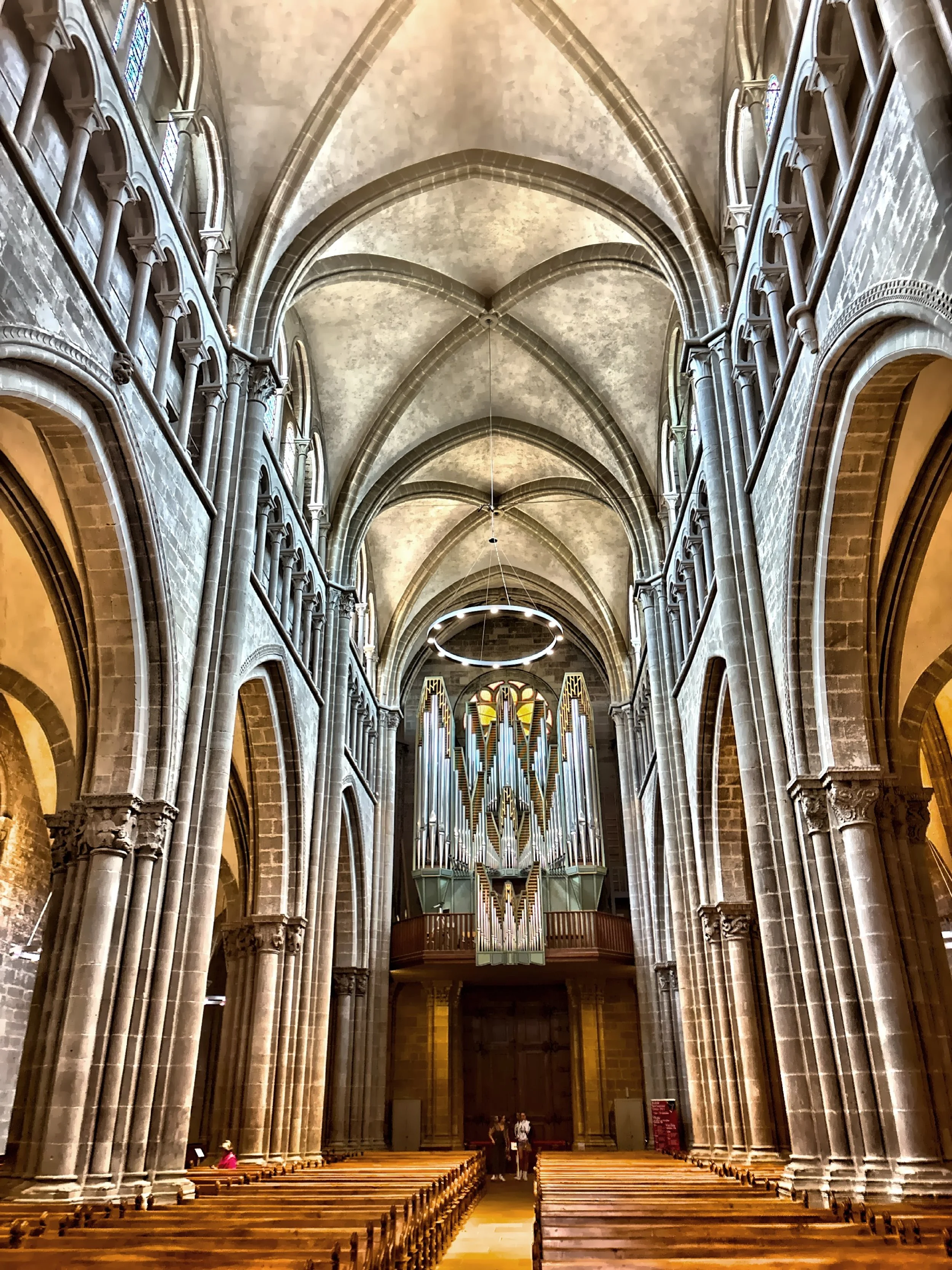  The pipe organ, with pipes resembling a phoenix, was built by Metzler and Andersen and installed in 1965. 