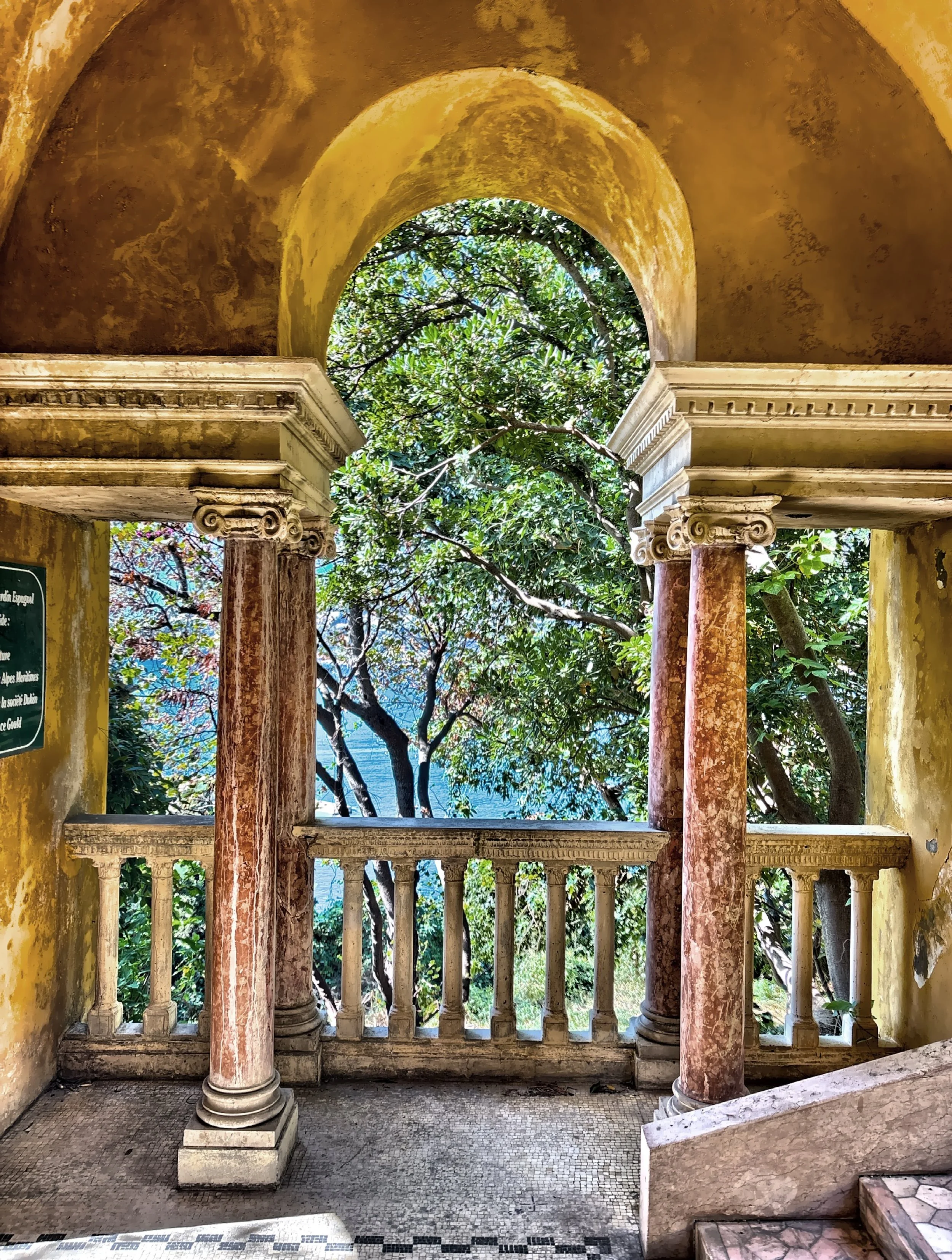  The nine themed gardens include: Spanish, Floretine, Stone, Japanese, Exotic, Rose, Provincal, French and Sevres gardens. 