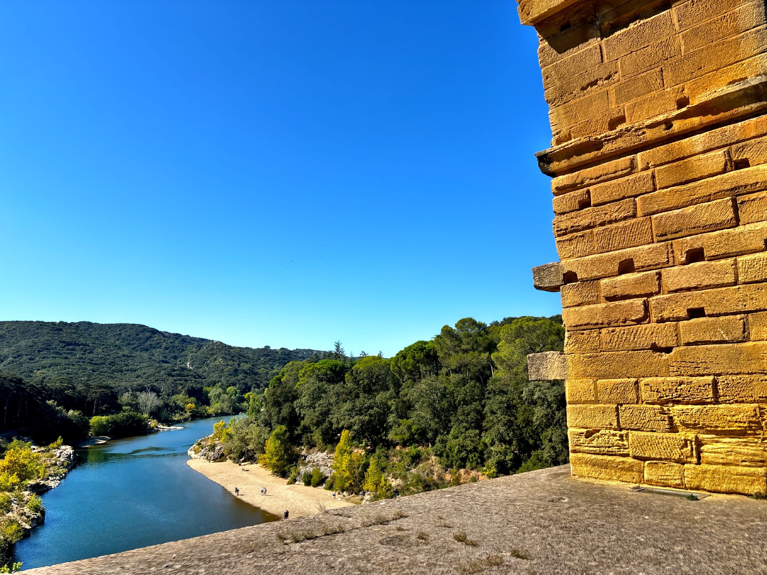  The view of the Gardon River from the aqueduct. 