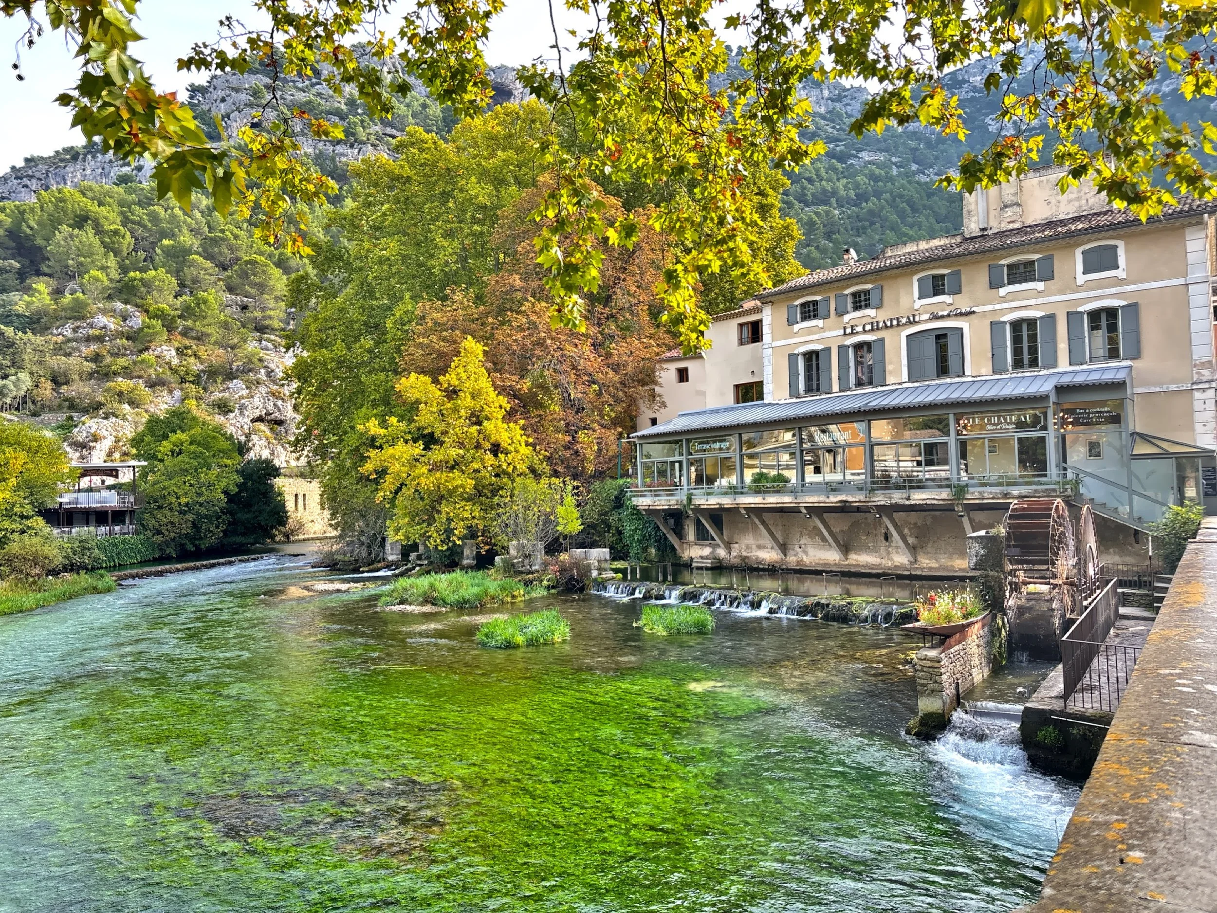 The short, scenic walk from the village center to the spring is the highlight — shaded, peaceful, and perfect for photos. 