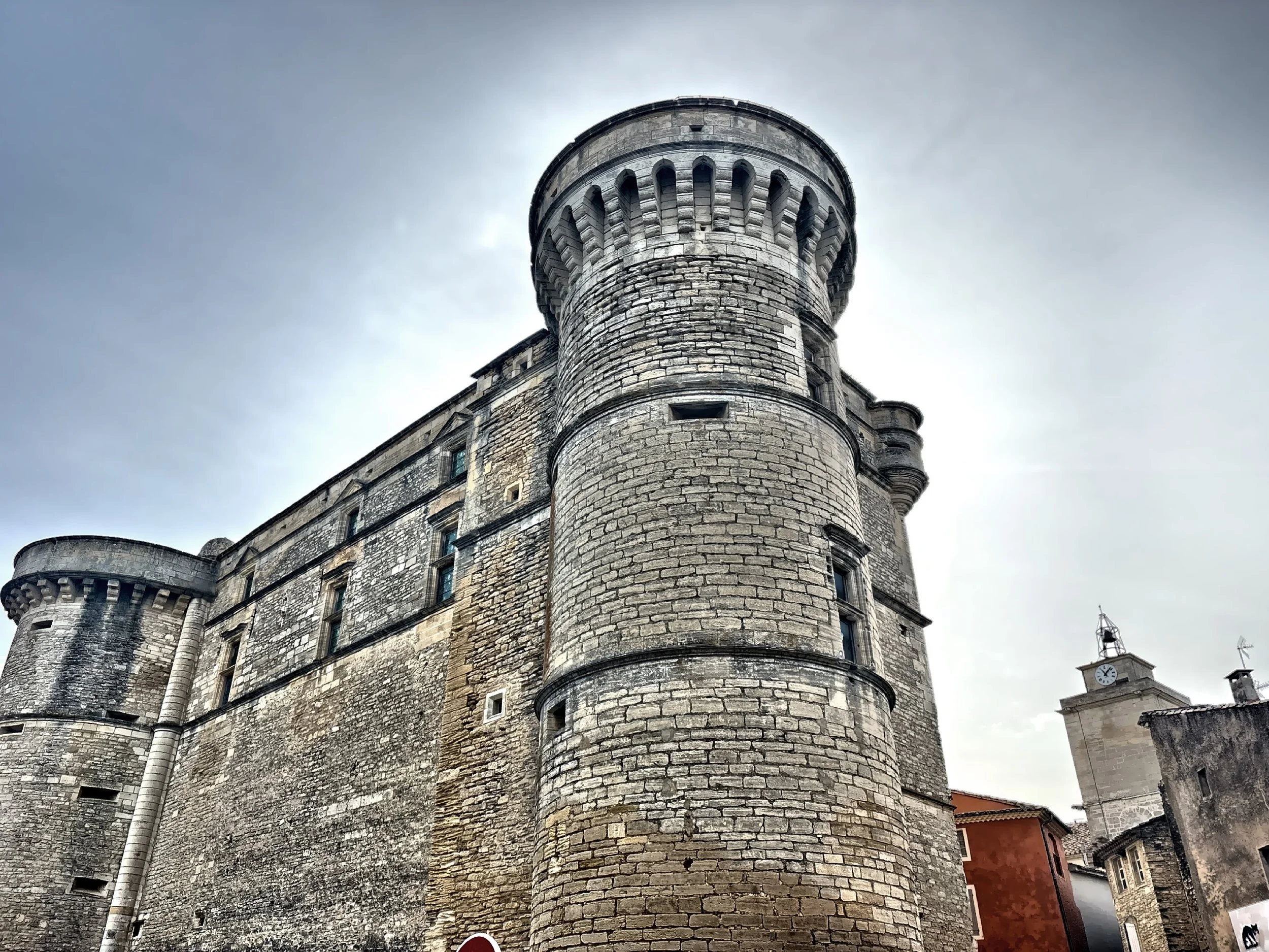  The village is dominated by its church and castle, ancient symbols of the fight against invading armies. Its roots go back to the 11th century when it was first built in 1031. 