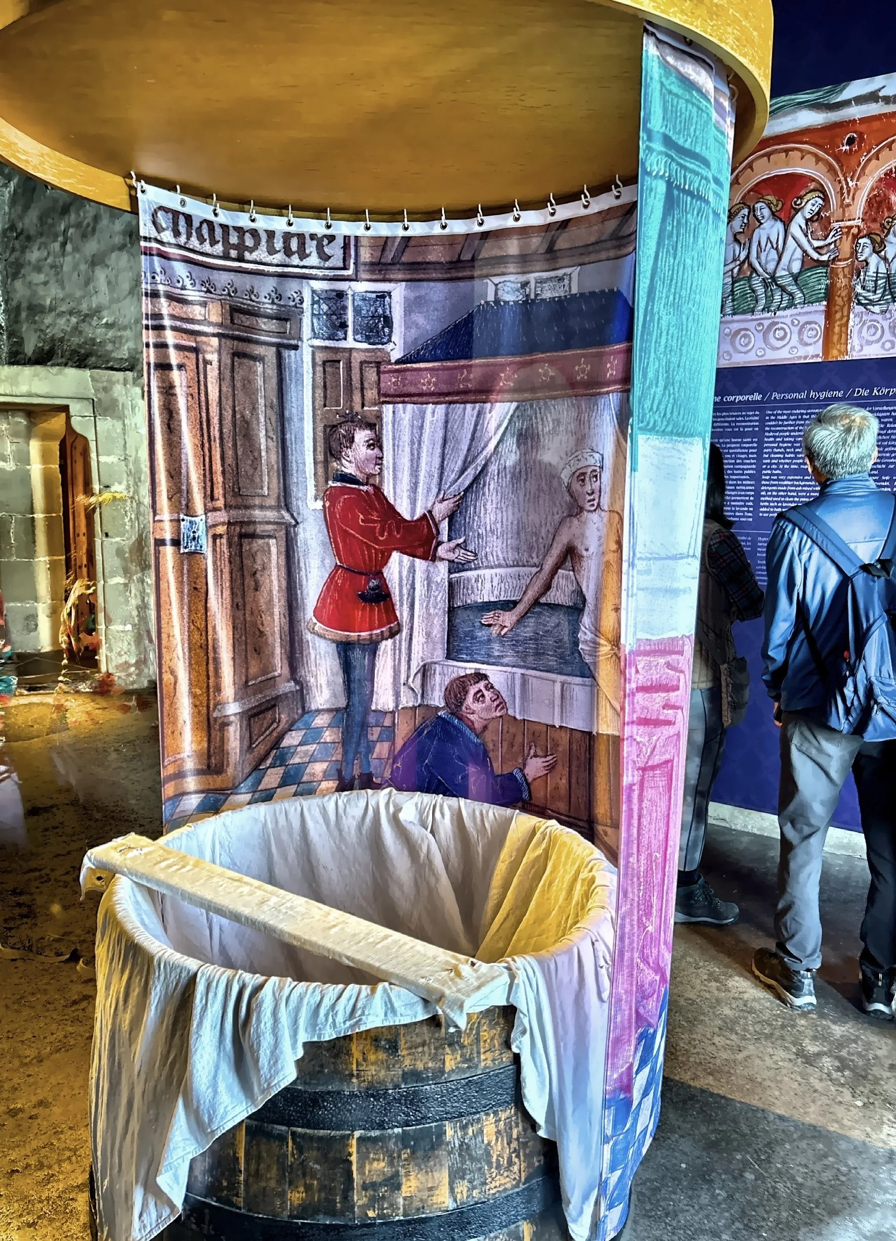  A wooden tub lined with sheets to avoid getting splinters was used for bathing. 