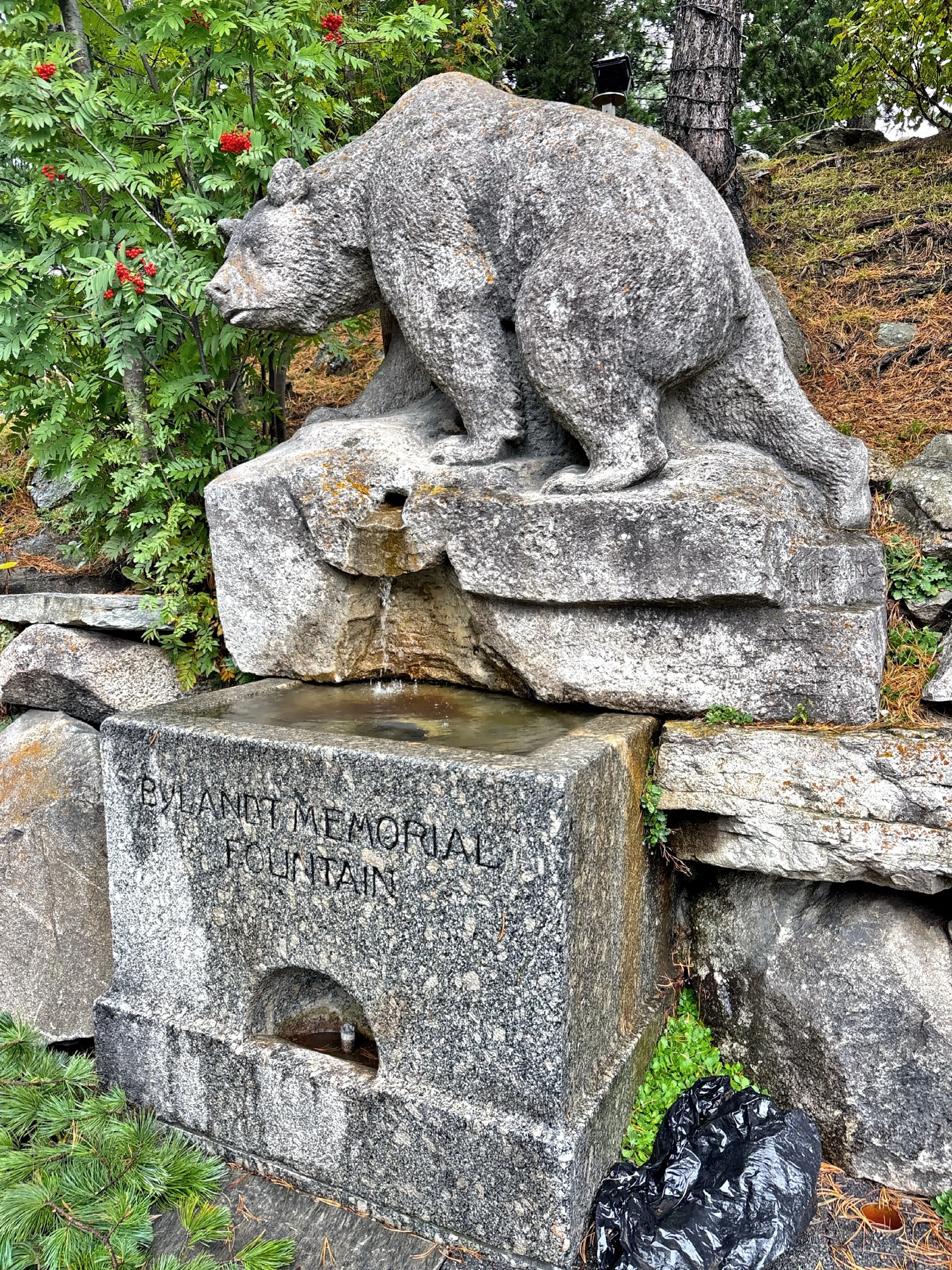  The Bylandt Memorial Fountain is a memorial to Count Jules de Bylandt, who died in 1907 while on the Cresta Run. 