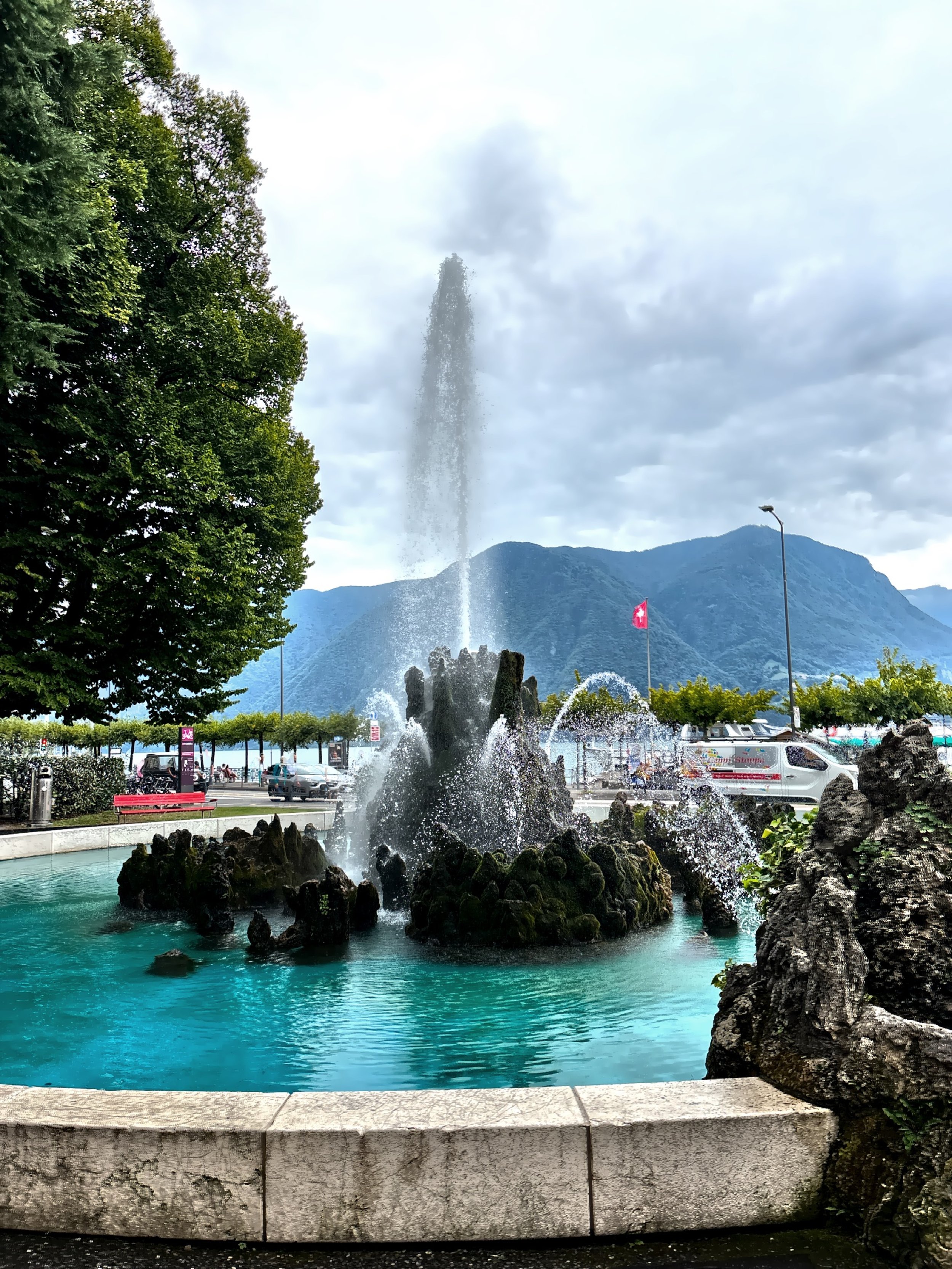  The iconic fountain Water Jet in Paradisio located on the shore. 