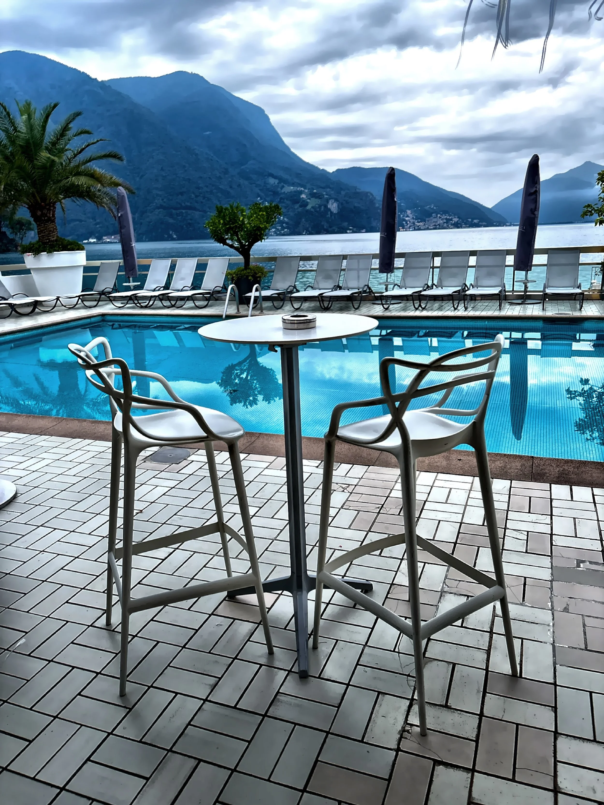  A stroll along the lakefront promenade is pure serenity. 