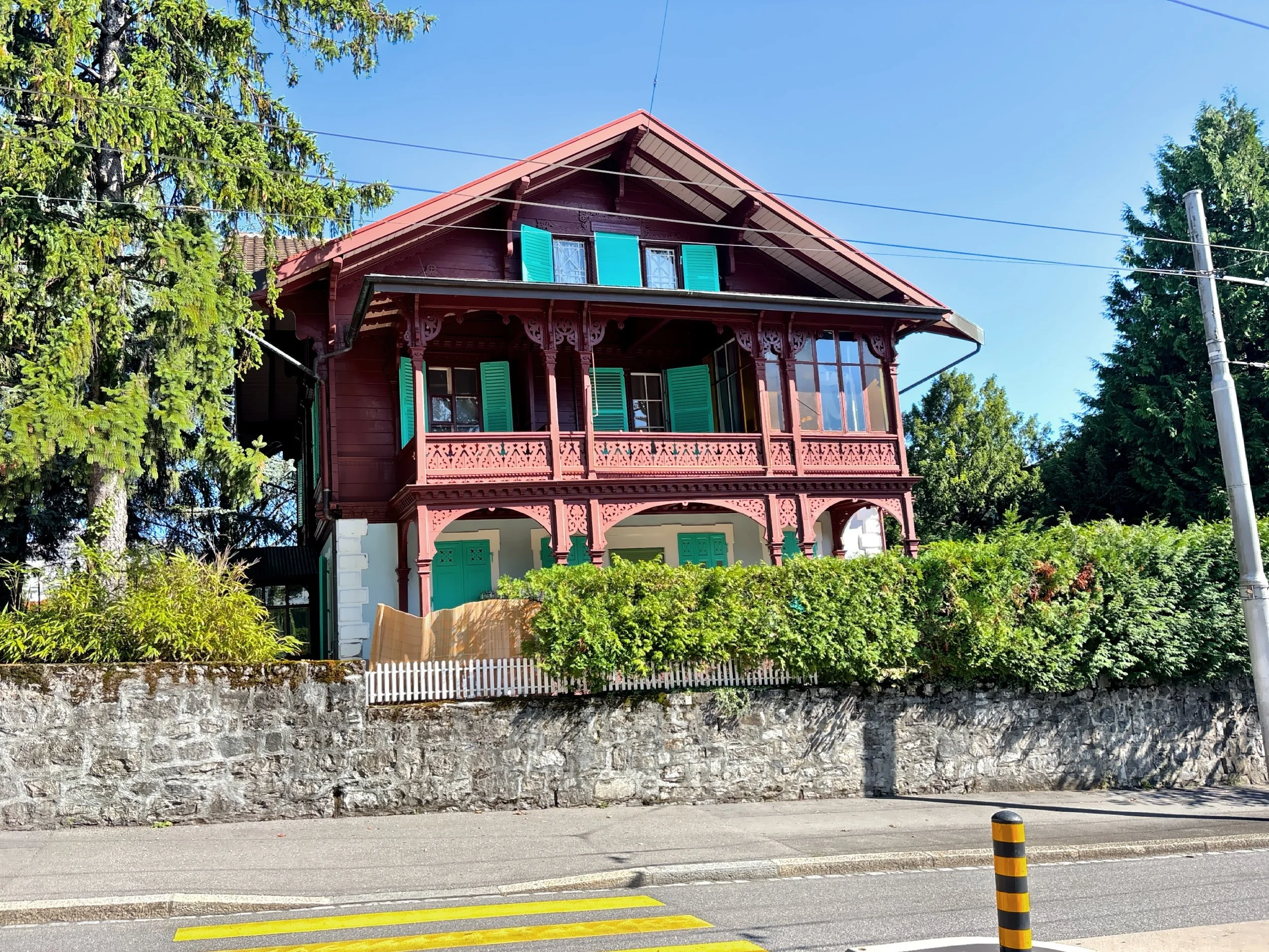  A traditional chalet style building in the Ouchy neighborhood. 